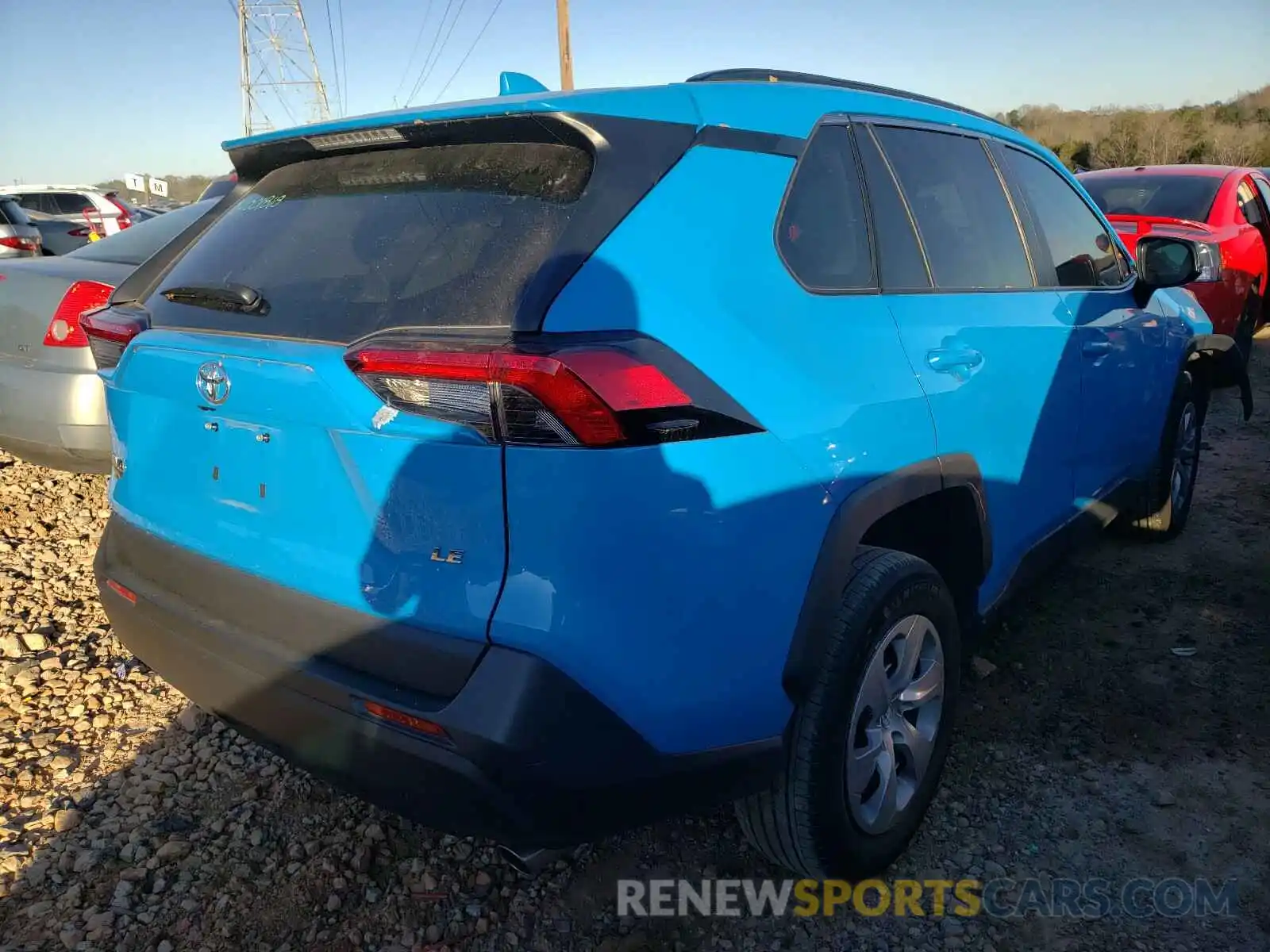 4 Photograph of a damaged car 2T3H1RFV8KW052899 TOYOTA RAV4 2019