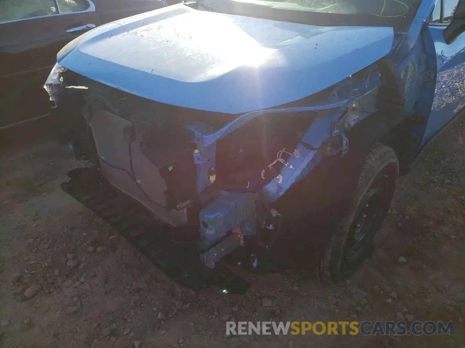 9 Photograph of a damaged car 2T3H1RFV8KW052899 TOYOTA RAV4 2019