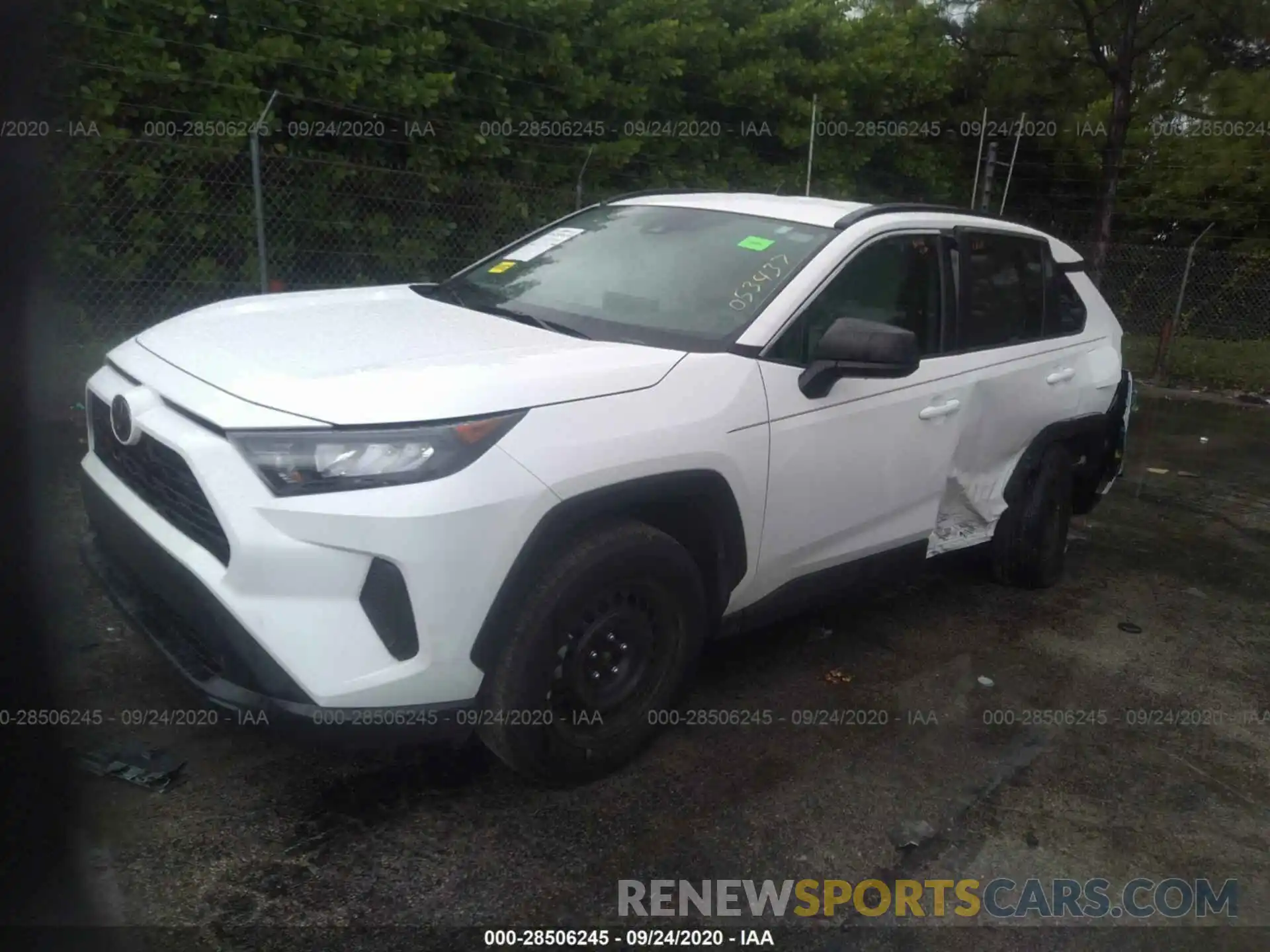 2 Photograph of a damaged car 2T3H1RFV8KW053437 TOYOTA RAV4 2019