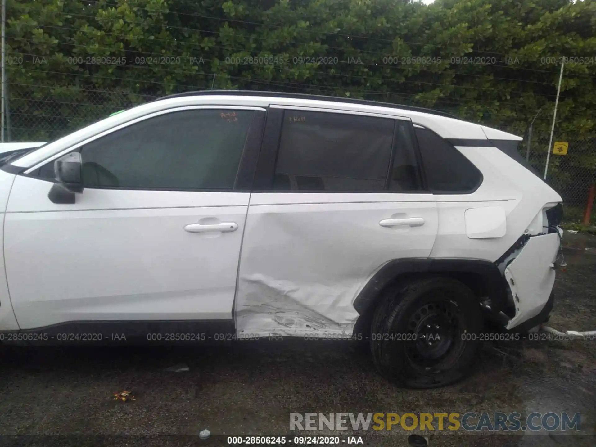 6 Photograph of a damaged car 2T3H1RFV8KW053437 TOYOTA RAV4 2019