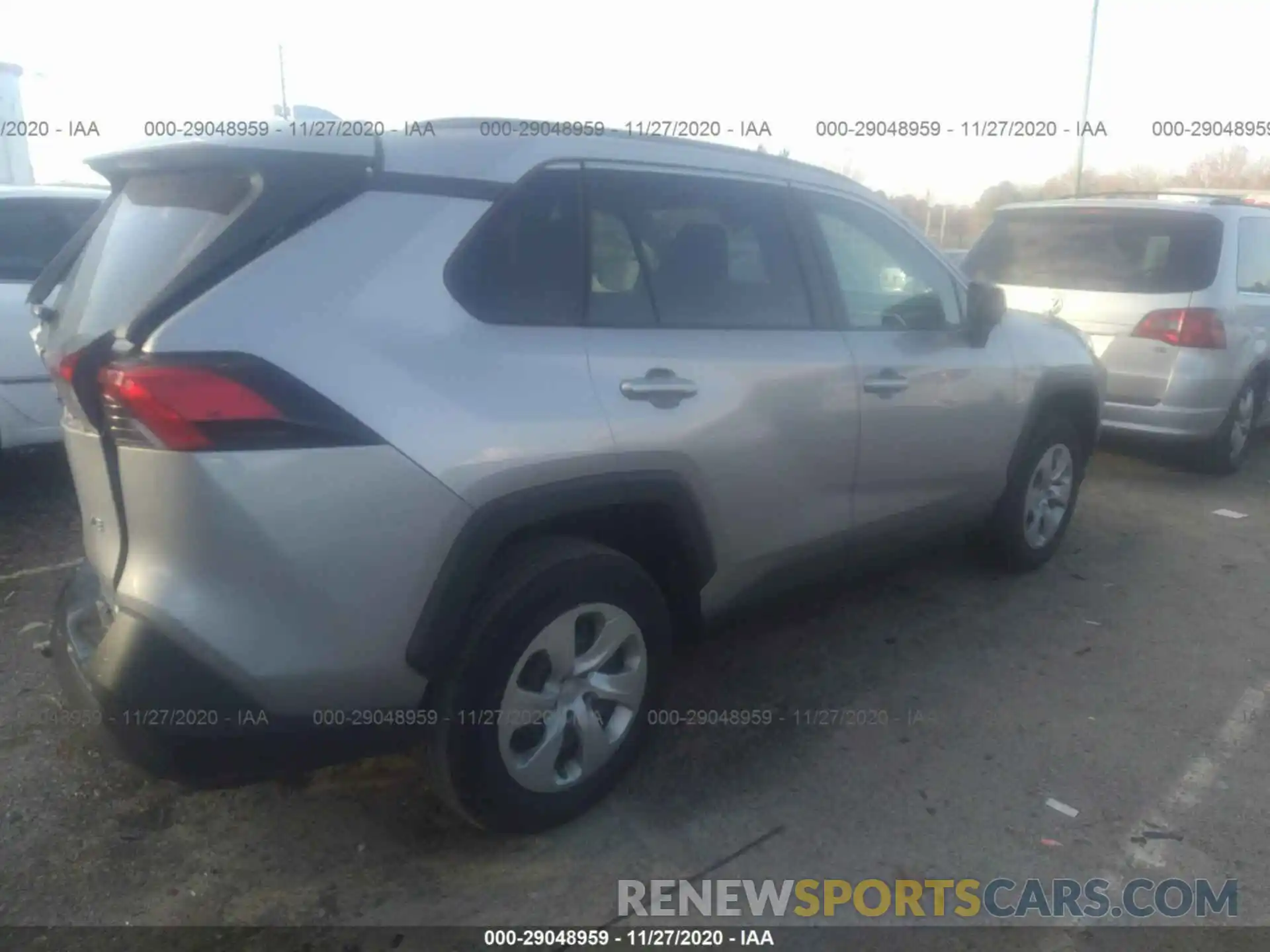 4 Photograph of a damaged car 2T3H1RFV8KW054667 TOYOTA RAV4 2019