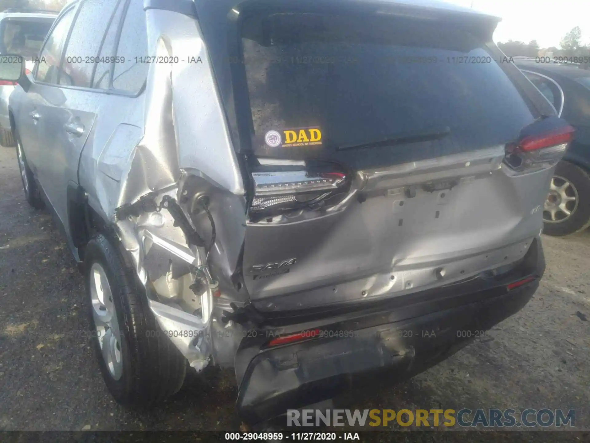 6 Photograph of a damaged car 2T3H1RFV8KW054667 TOYOTA RAV4 2019