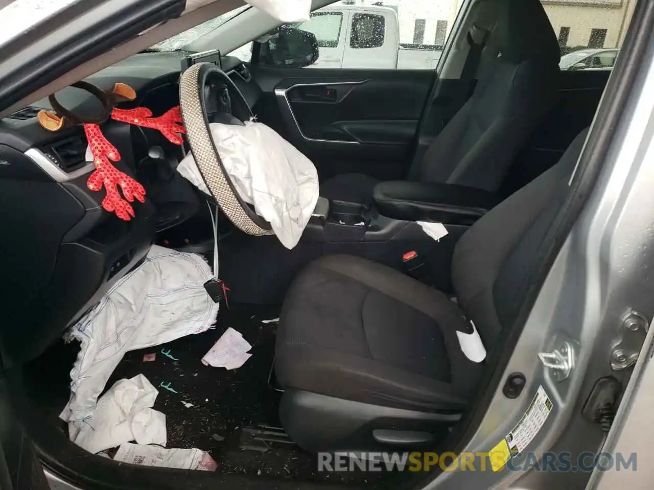 7 Photograph of a damaged car 2T3H1RFV8KW055186 TOYOTA RAV4 2019