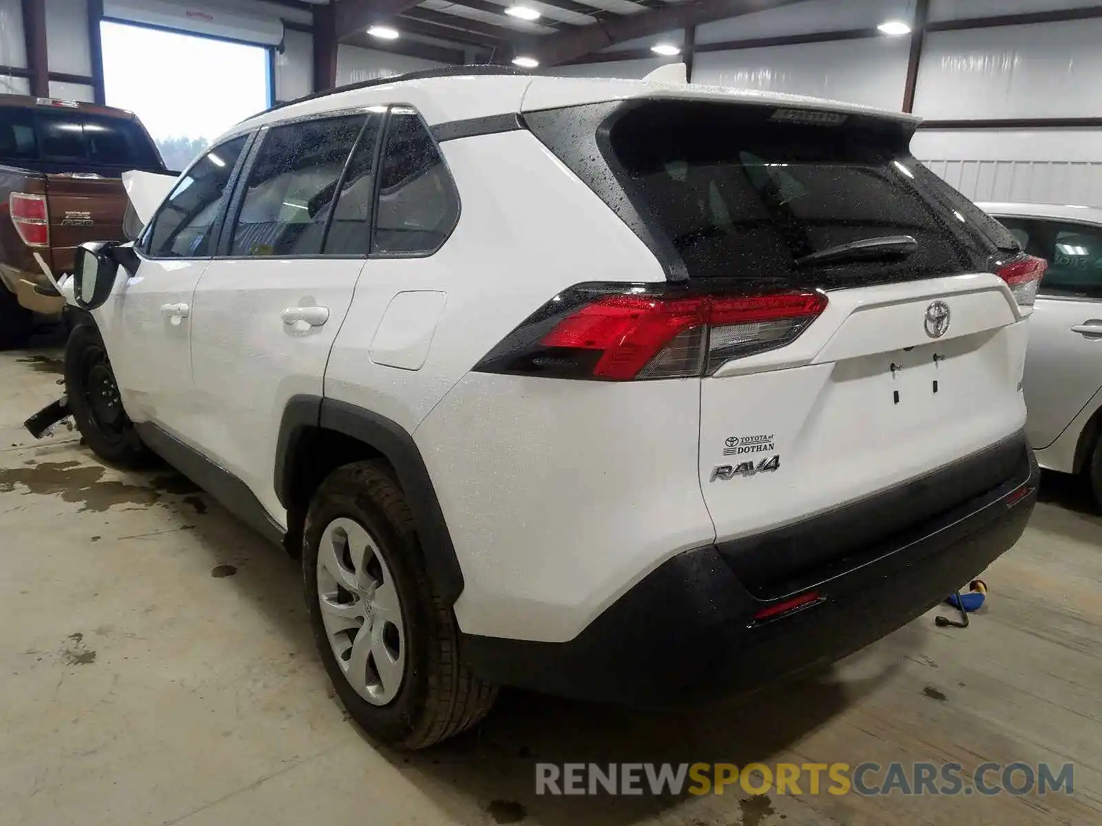 3 Photograph of a damaged car 2T3H1RFV8KW056533 TOYOTA RAV4 2019