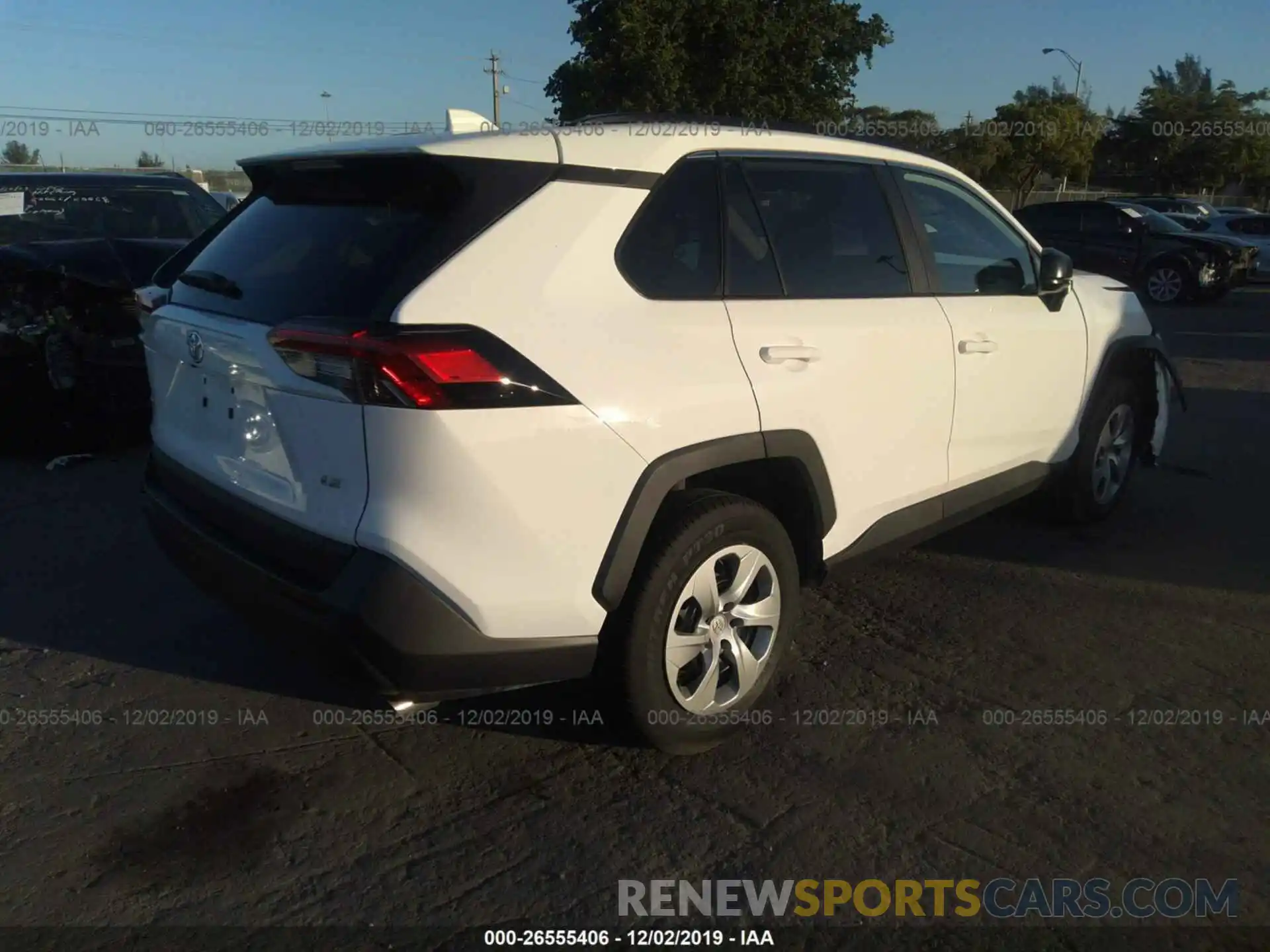 4 Photograph of a damaged car 2T3H1RFV9KC008959 TOYOTA RAV4 2019