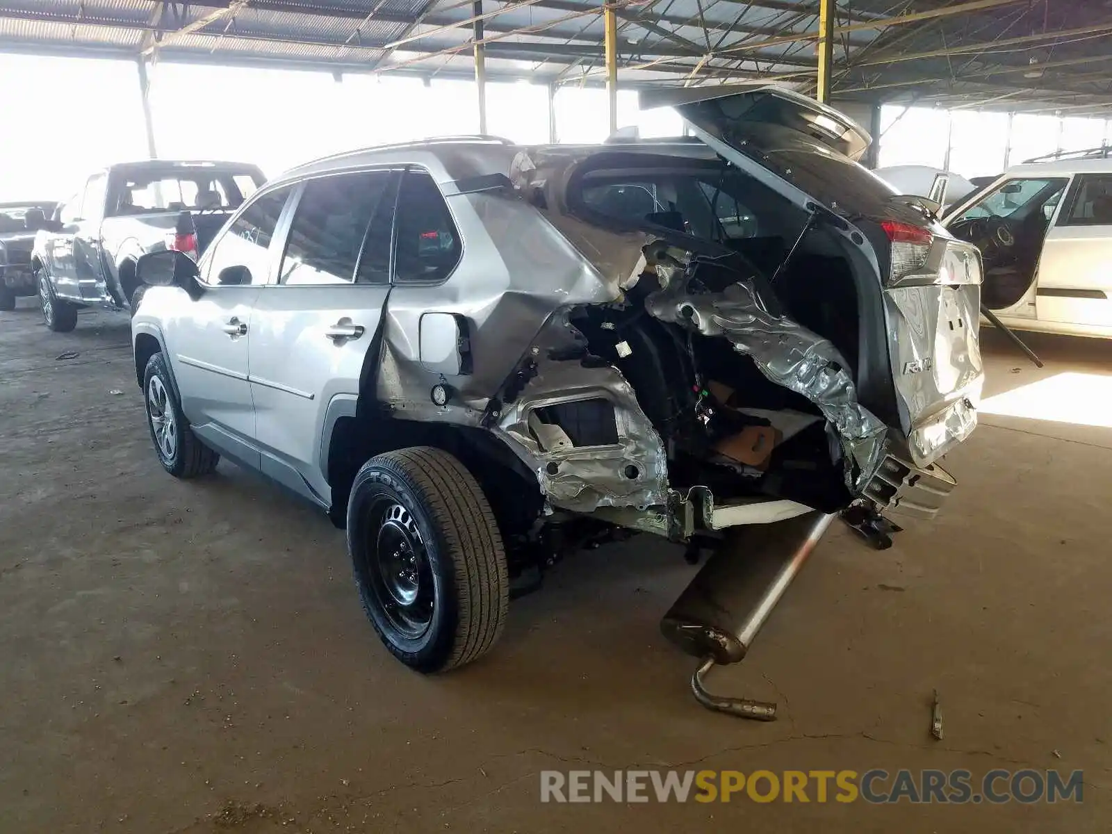 3 Фотография поврежденного автомобиля 2T3H1RFV9KC014762 TOYOTA RAV4 2019