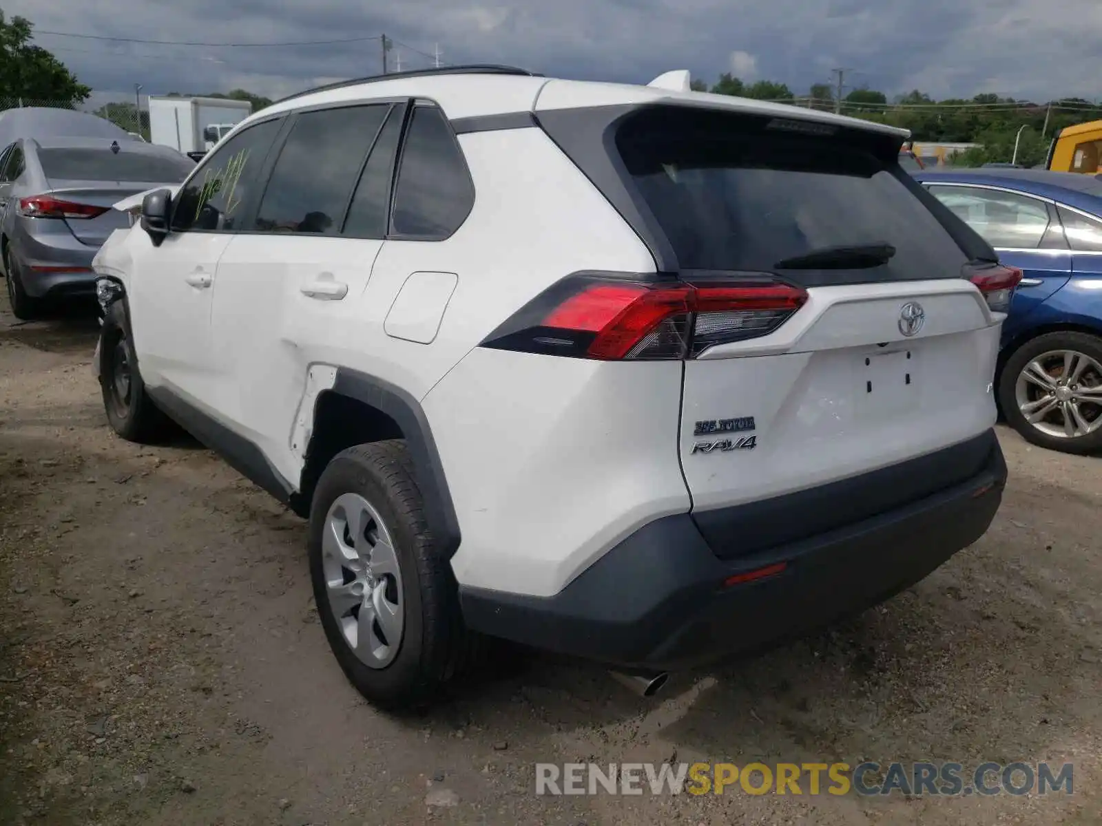 3 Фотография поврежденного автомобиля 2T3H1RFV9KC018486 TOYOTA RAV4 2019