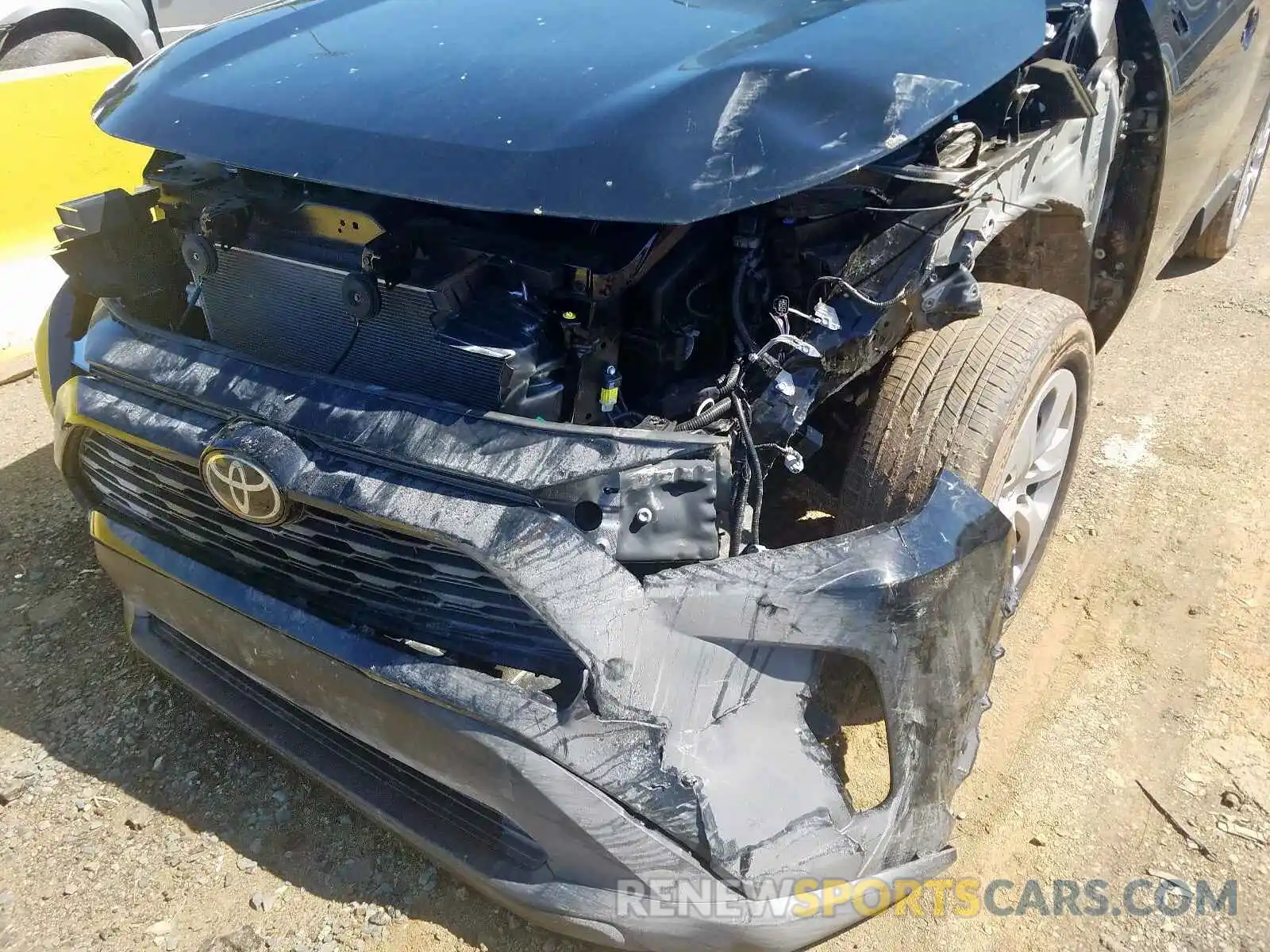 9 Photograph of a damaged car 2T3H1RFV9KC019878 TOYOTA RAV4 2019