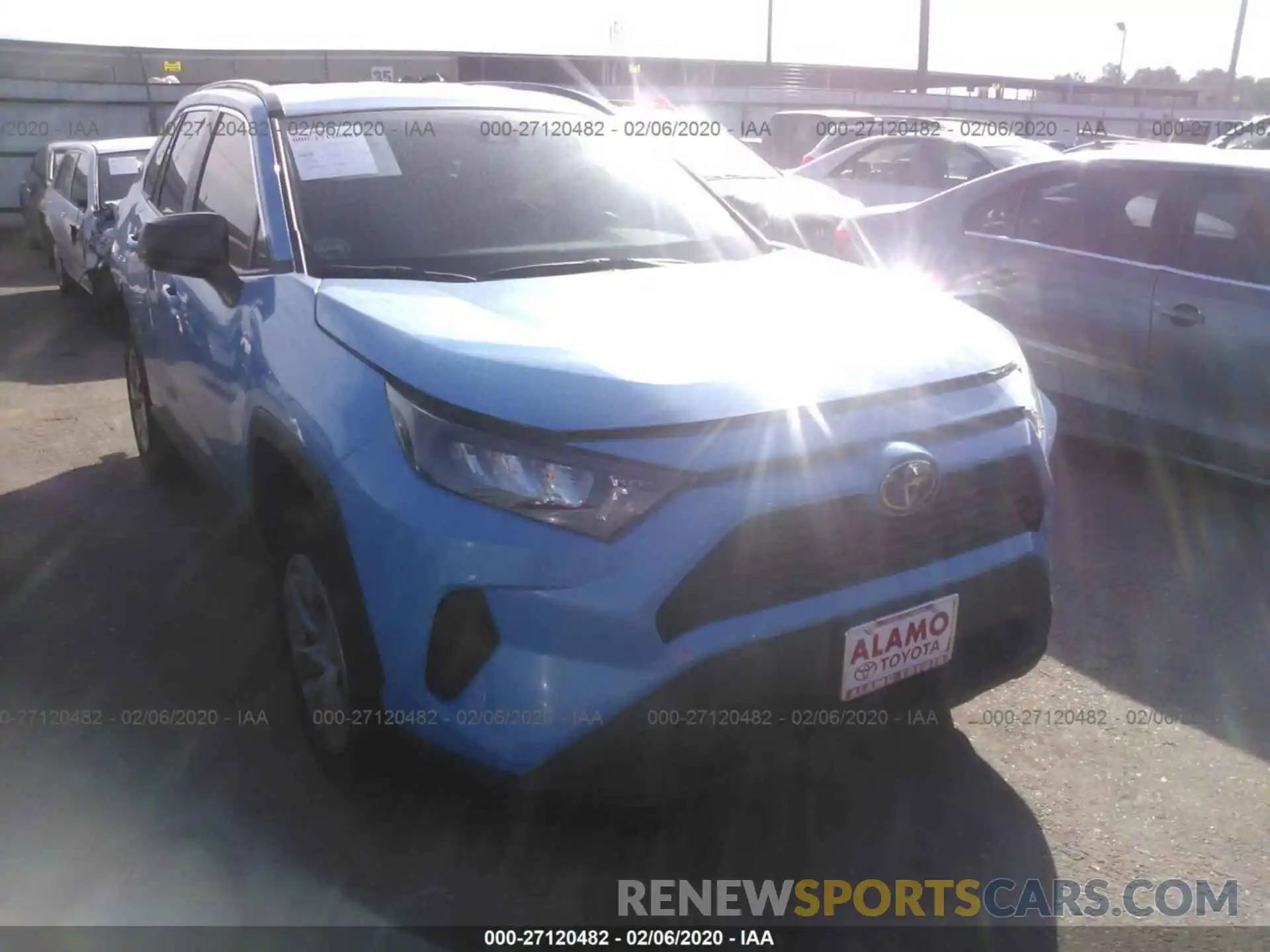 1 Photograph of a damaged car 2T3H1RFV9KC029374 TOYOTA RAV4 2019