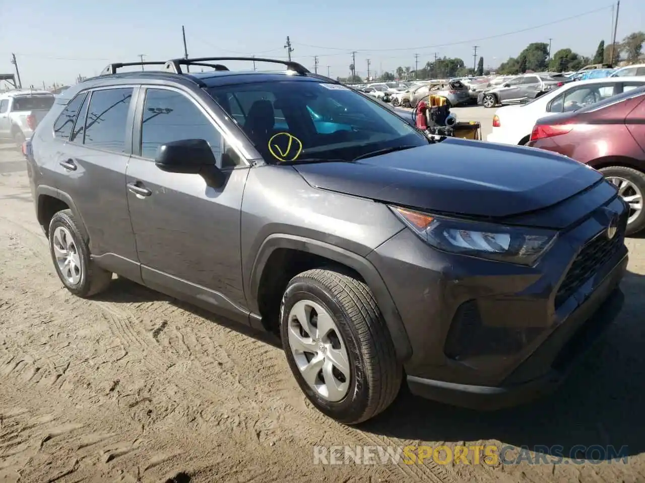 1 Photograph of a damaged car 2T3H1RFV9KW001928 TOYOTA RAV4 2019