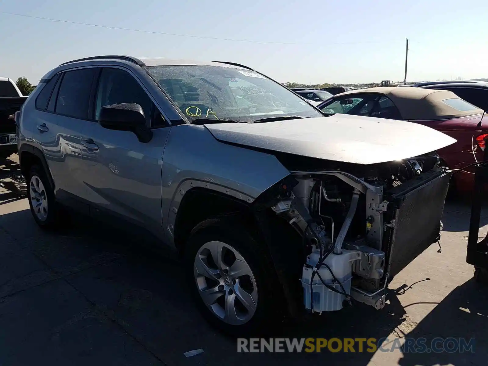 1 Photograph of a damaged car 2T3H1RFV9KW003792 TOYOTA RAV4 2019