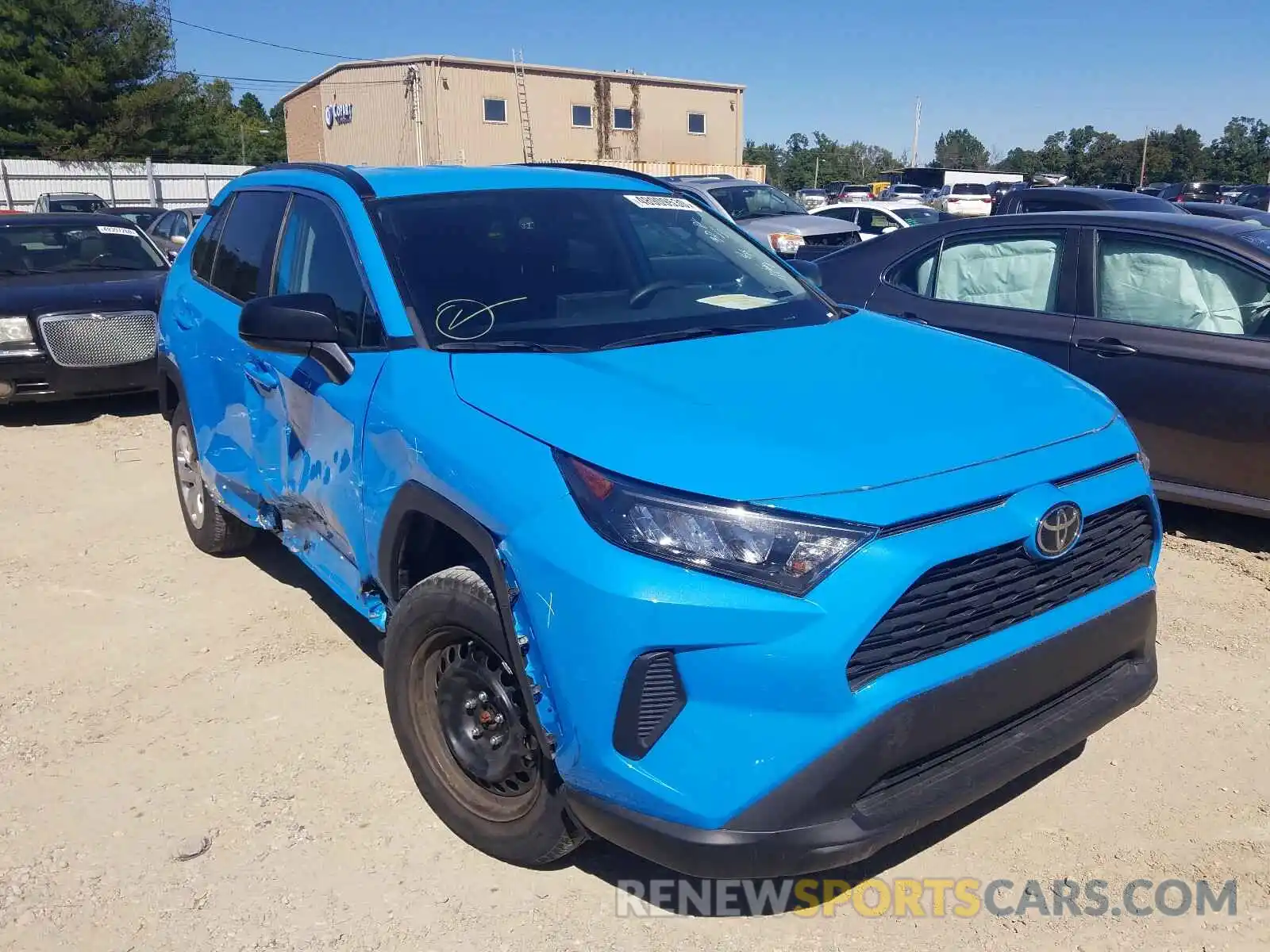 1 Photograph of a damaged car 2T3H1RFV9KW011522 TOYOTA RAV4 2019