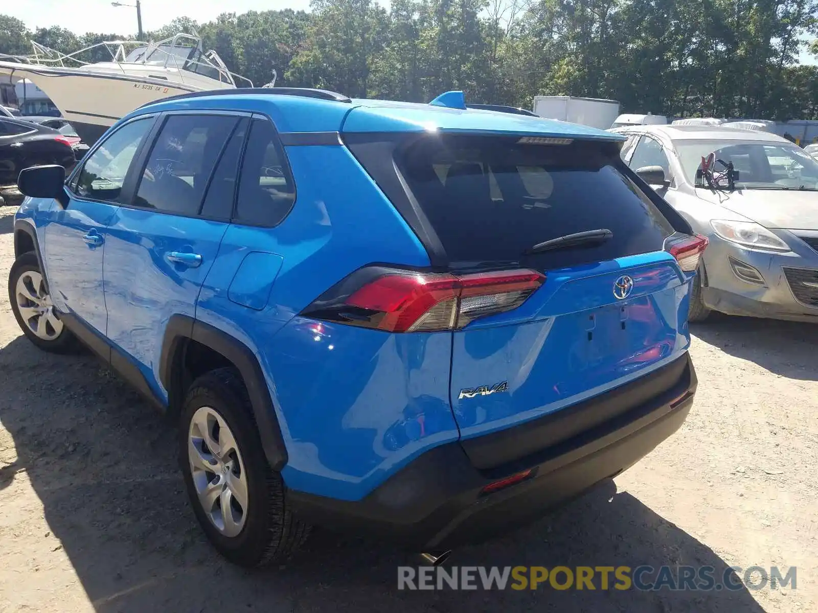 3 Photograph of a damaged car 2T3H1RFV9KW011522 TOYOTA RAV4 2019