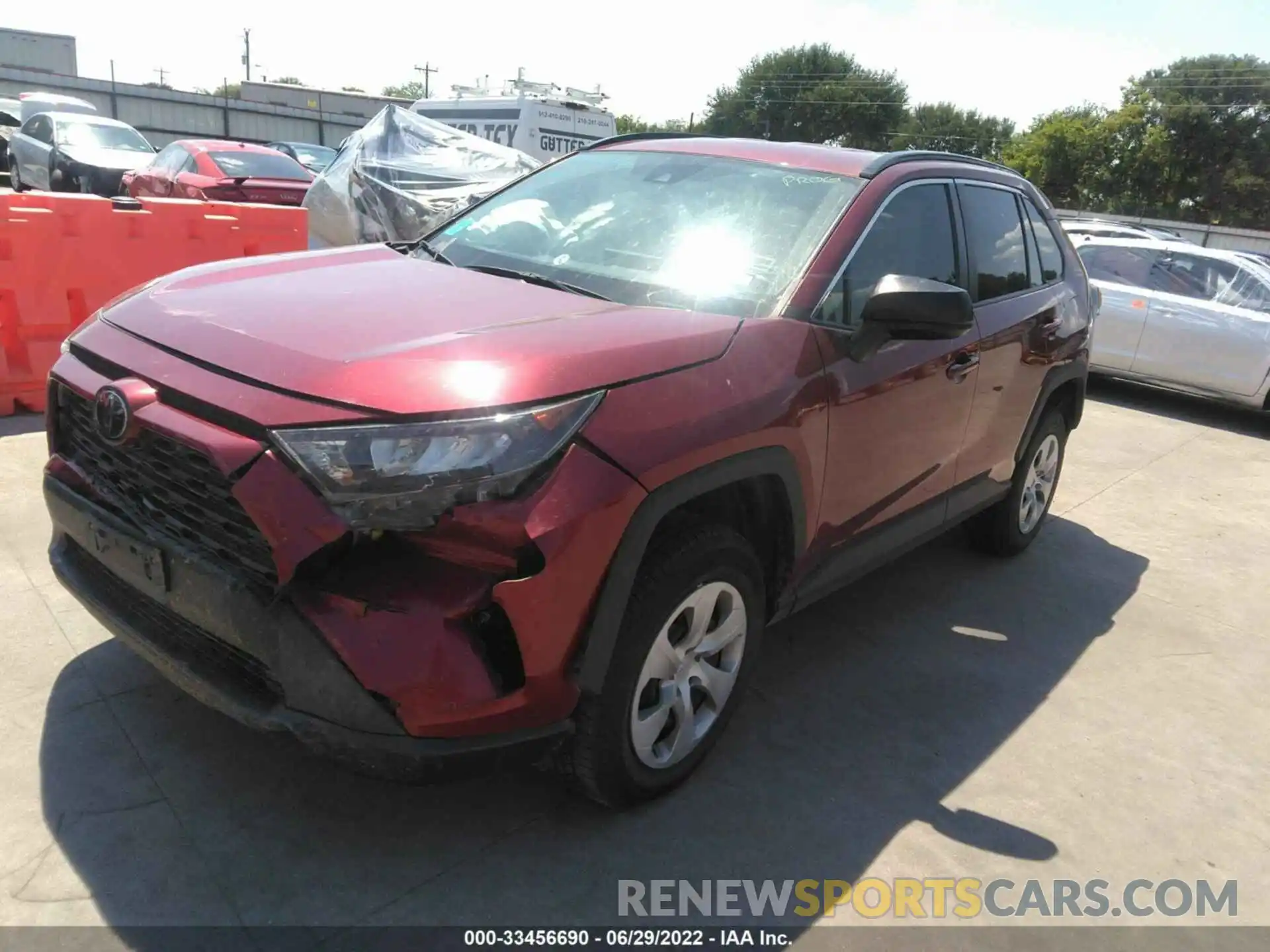 2 Photograph of a damaged car 2T3H1RFV9KW015084 TOYOTA RAV4 2019