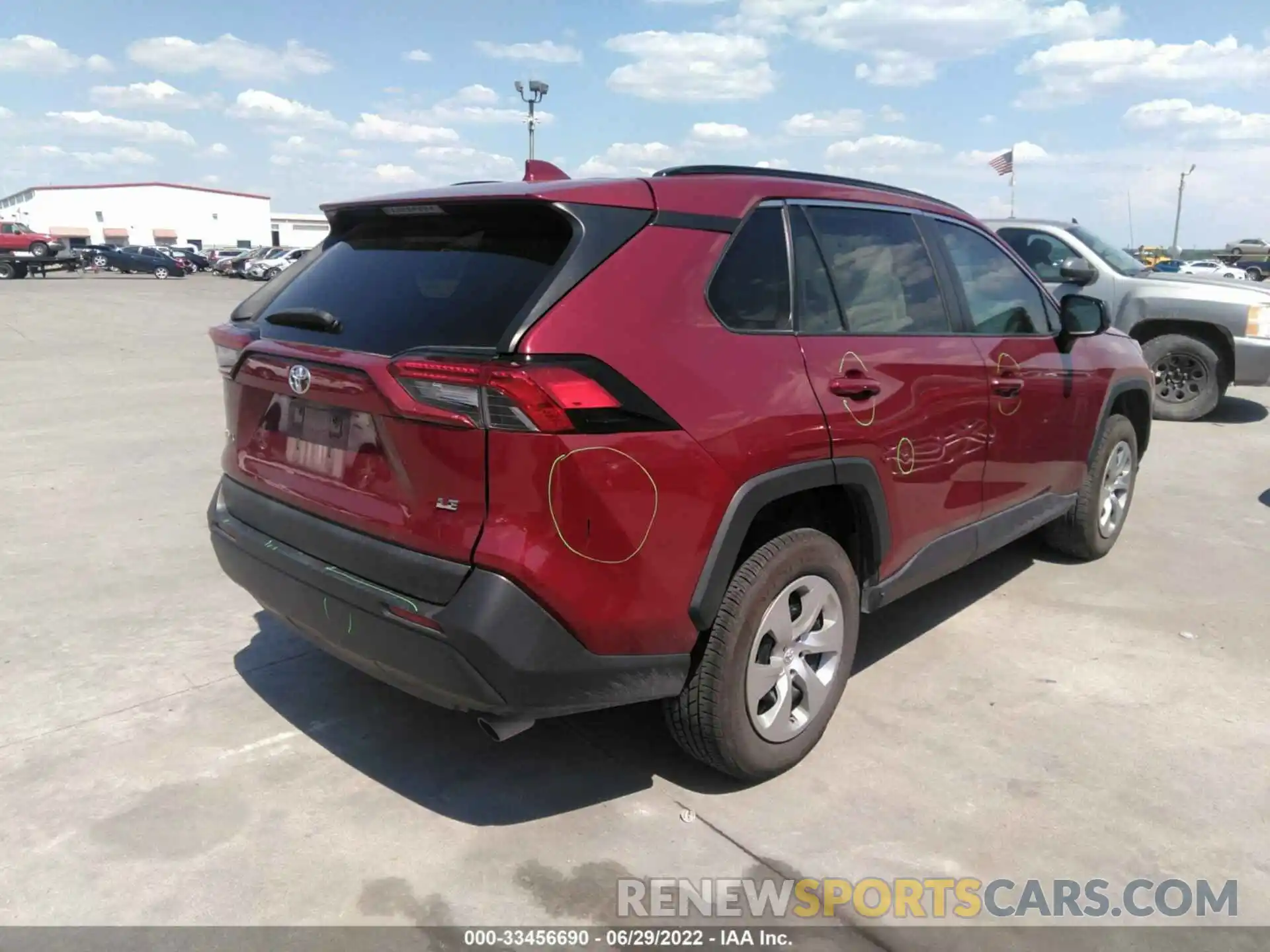 4 Photograph of a damaged car 2T3H1RFV9KW015084 TOYOTA RAV4 2019