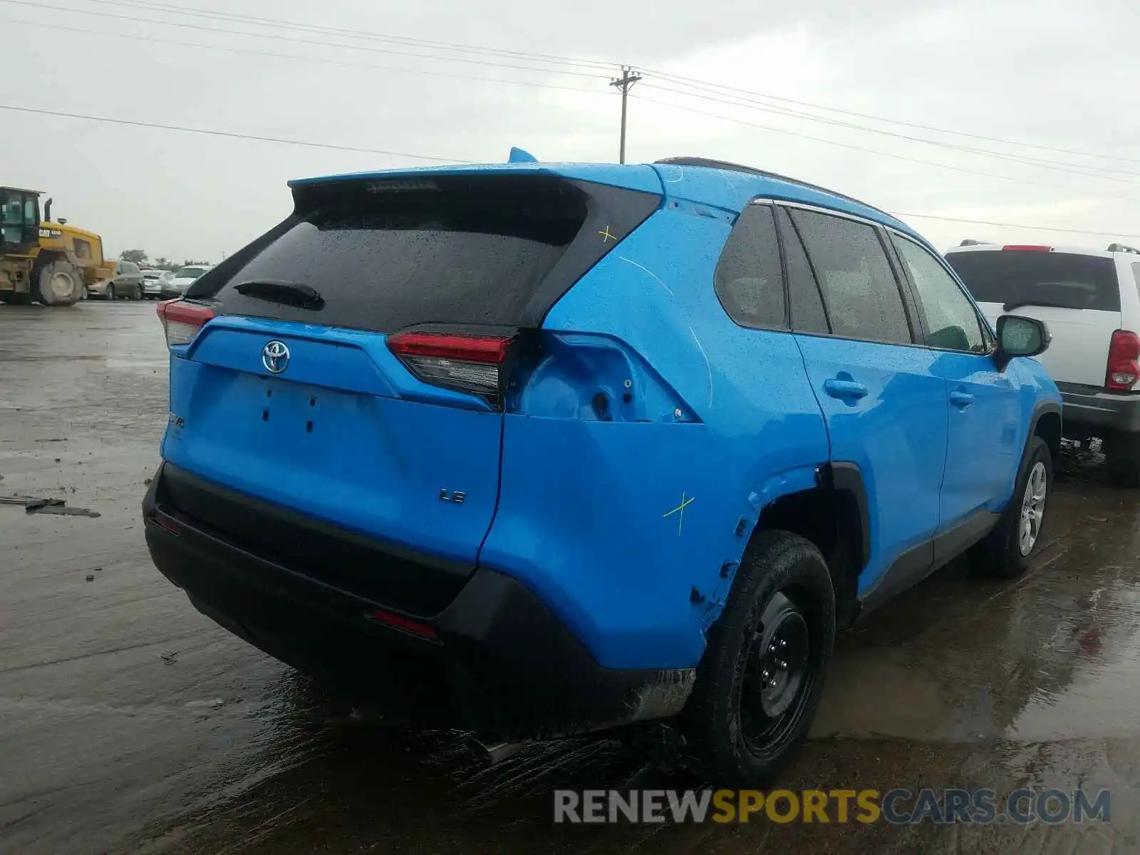 4 Photograph of a damaged car 2T3H1RFV9KW019006 TOYOTA RAV4 2019