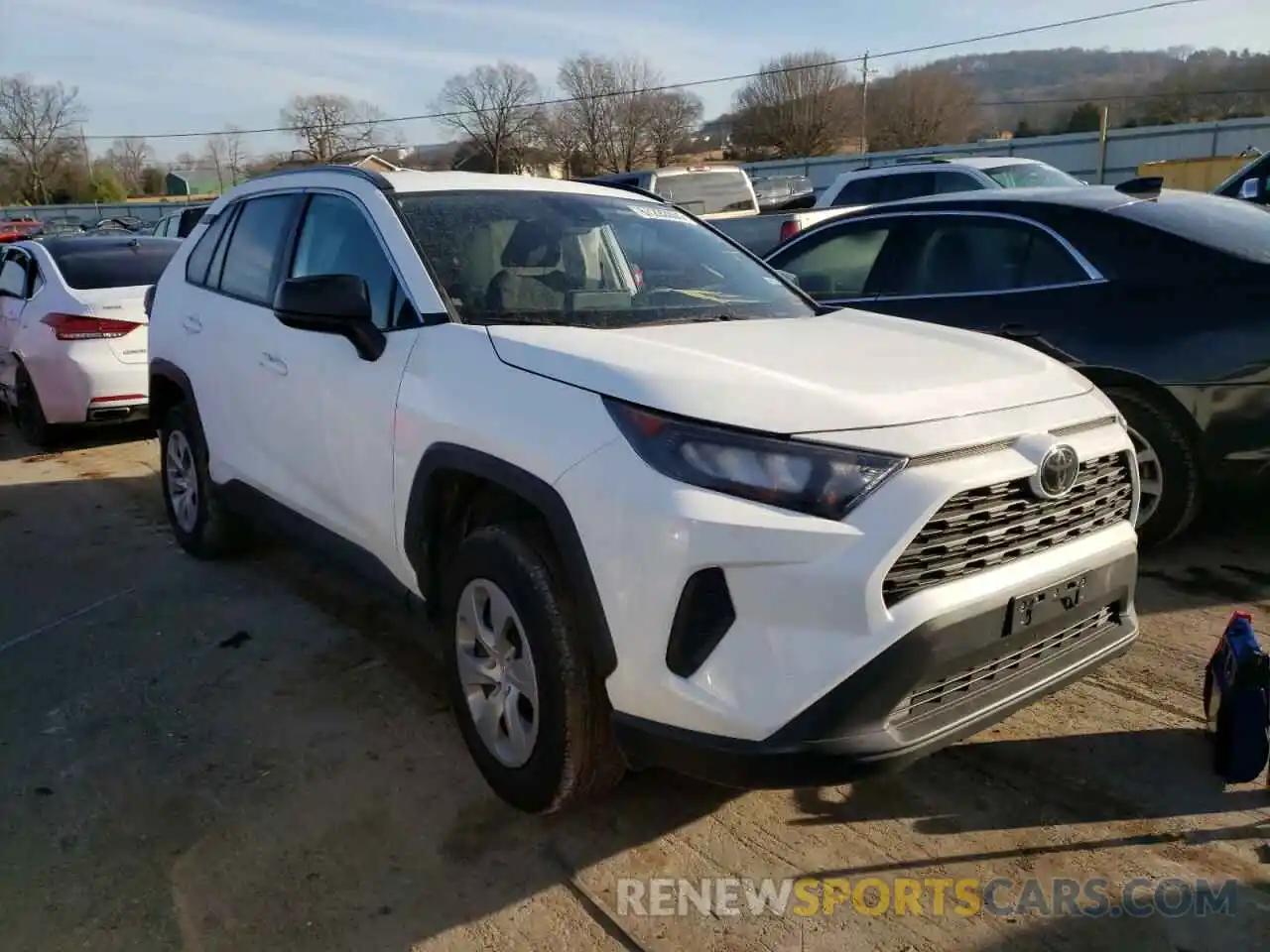 1 Photograph of a damaged car 2T3H1RFV9KW019202 TOYOTA RAV4 2019