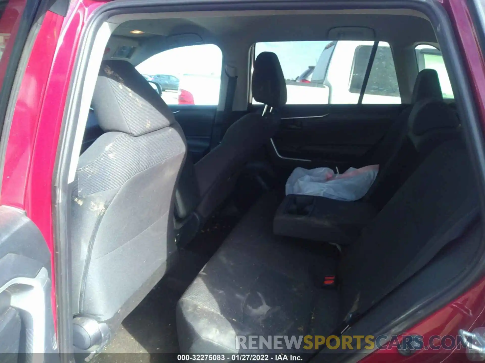 8 Photograph of a damaged car 2T3H1RFV9KW021354 TOYOTA RAV4 2019