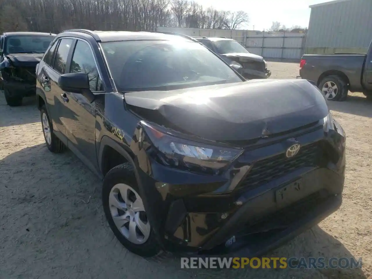 1 Photograph of a damaged car 2T3H1RFV9KW027929 TOYOTA RAV4 2019