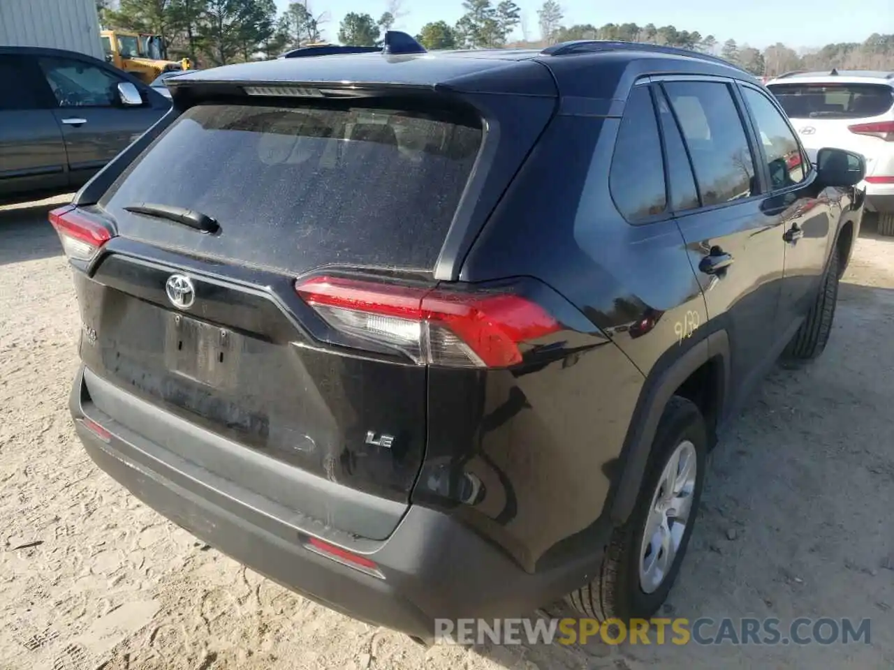 4 Photograph of a damaged car 2T3H1RFV9KW027929 TOYOTA RAV4 2019