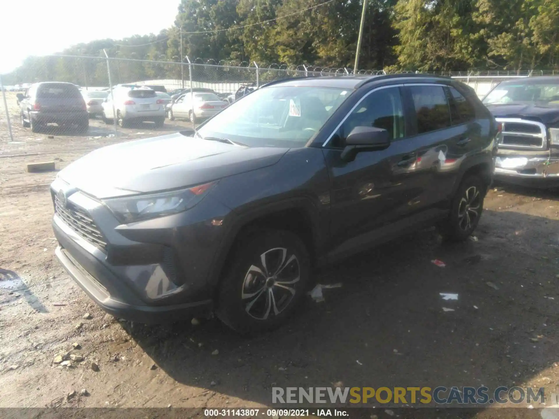 2 Фотография поврежденного автомобиля 2T3H1RFV9KW030880 TOYOTA RAV4 2019