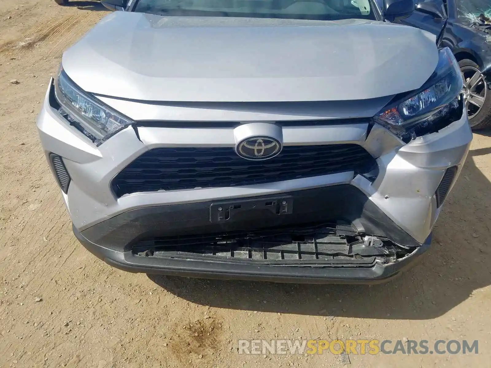 9 Photograph of a damaged car 2T3H1RFV9KW032046 TOYOTA RAV4 2019