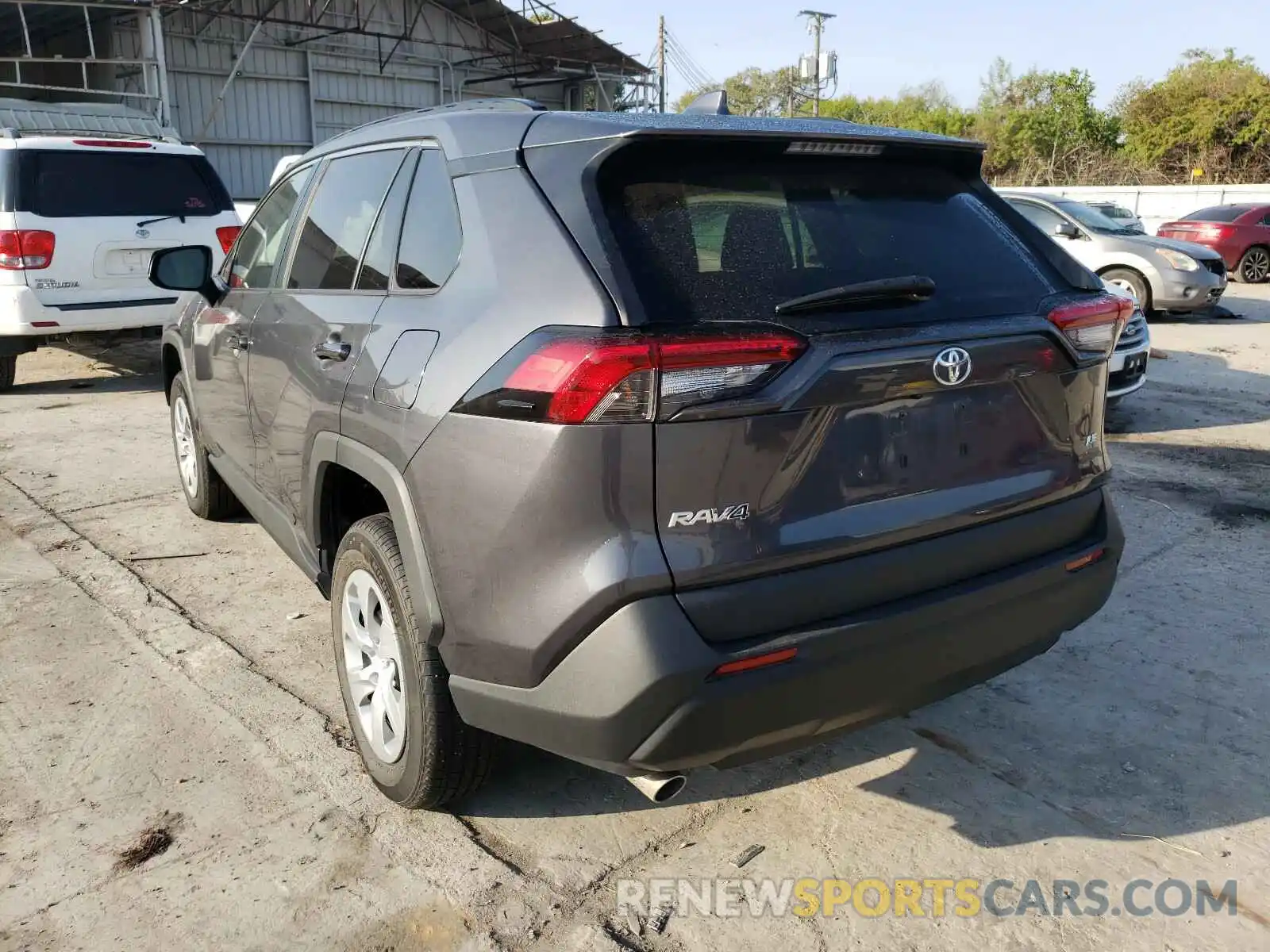 3 Photograph of a damaged car 2T3H1RFV9KW033004 TOYOTA RAV4 2019