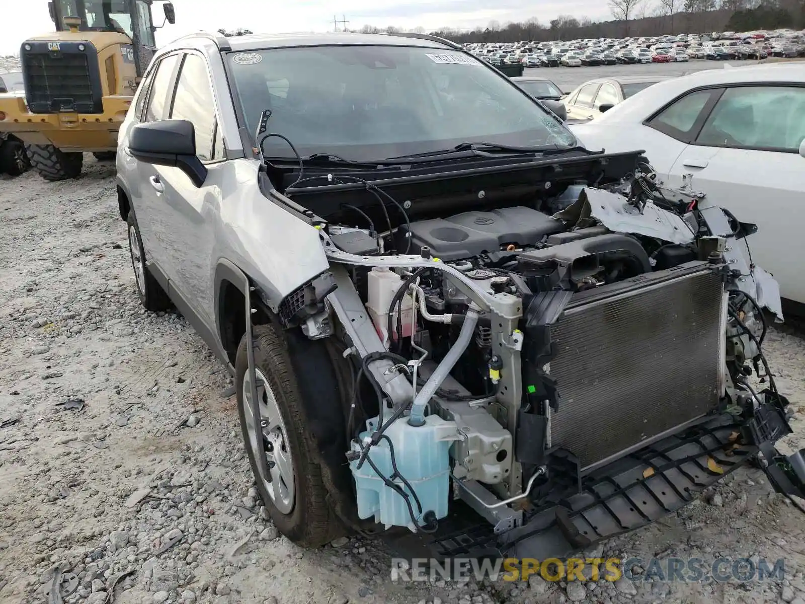 1 Photograph of a damaged car 2T3H1RFV9KW033701 TOYOTA RAV4 2019