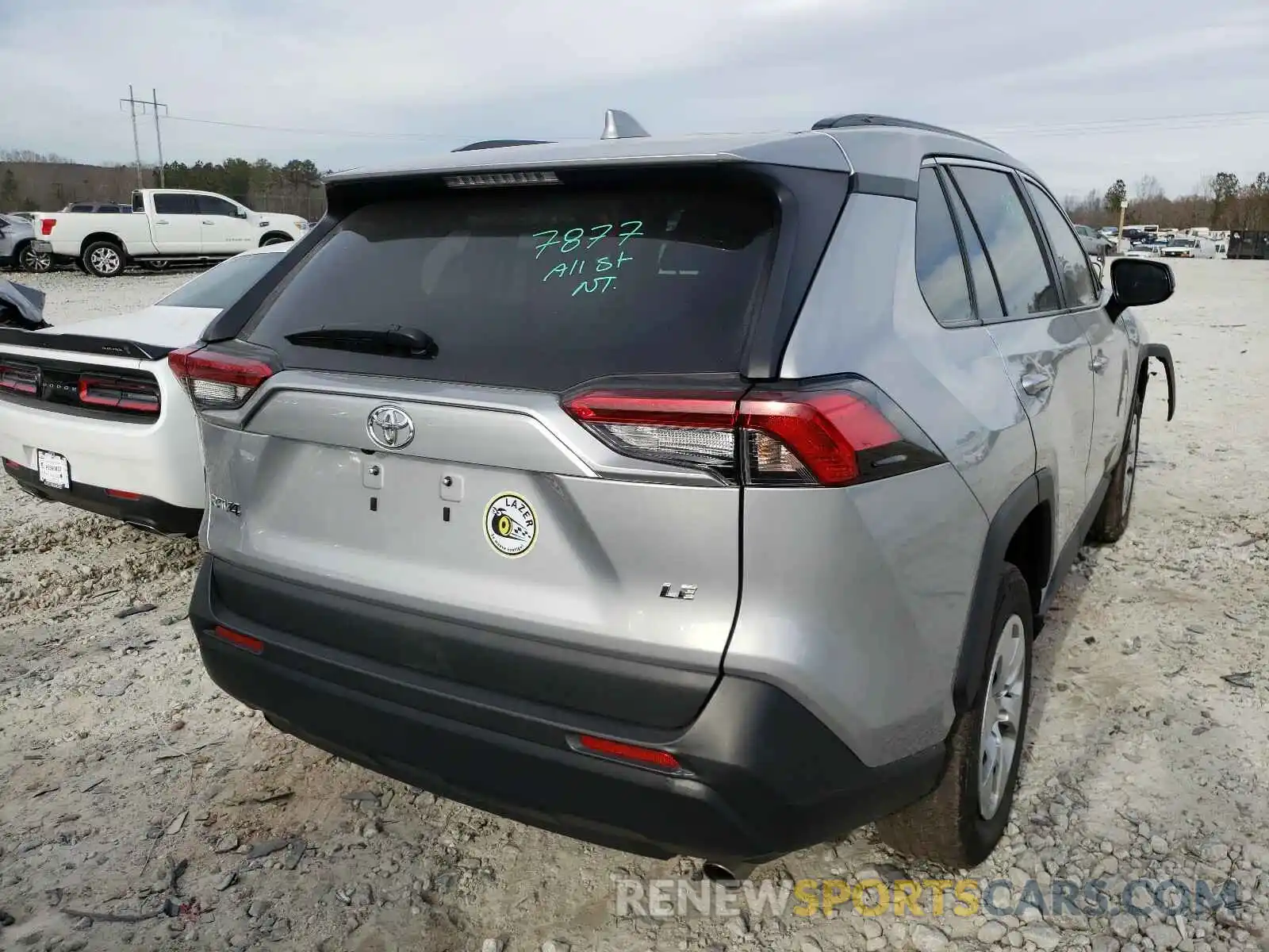 4 Photograph of a damaged car 2T3H1RFV9KW033701 TOYOTA RAV4 2019