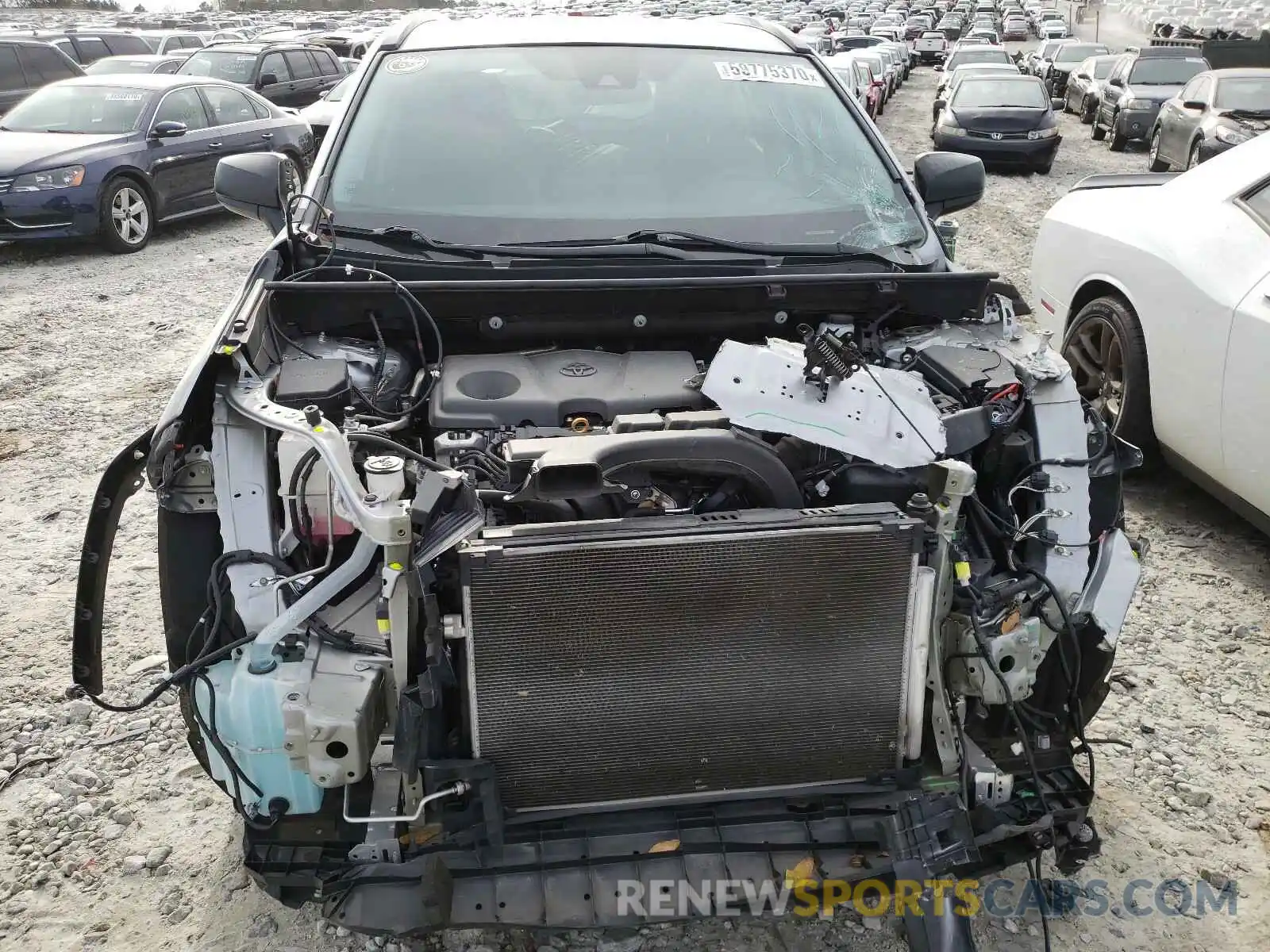 9 Photograph of a damaged car 2T3H1RFV9KW033701 TOYOTA RAV4 2019