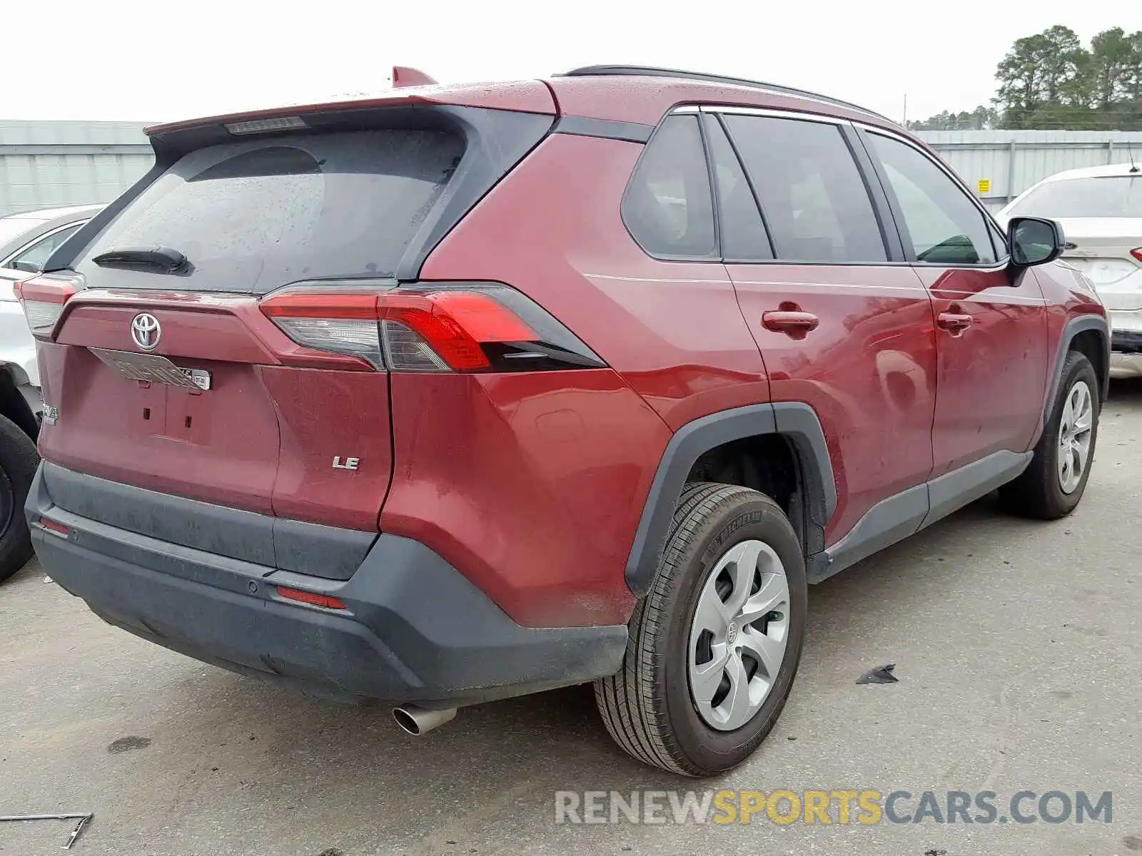 4 Photograph of a damaged car 2T3H1RFV9KW036226 TOYOTA RAV4 2019