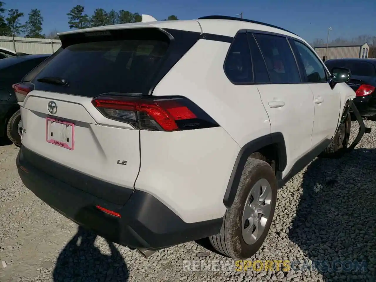 4 Photograph of a damaged car 2T3H1RFV9KW036260 TOYOTA RAV4 2019