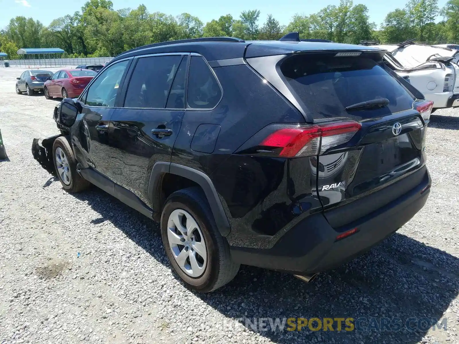 3 Photograph of a damaged car 2T3H1RFV9KW038297 TOYOTA RAV4 2019