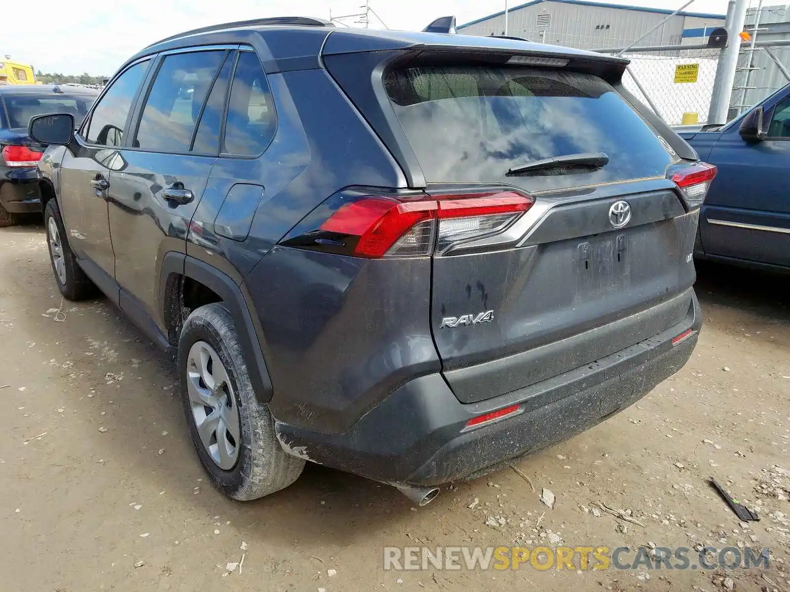 3 Фотография поврежденного автомобиля 2T3H1RFV9KW044276 TOYOTA RAV4 2019