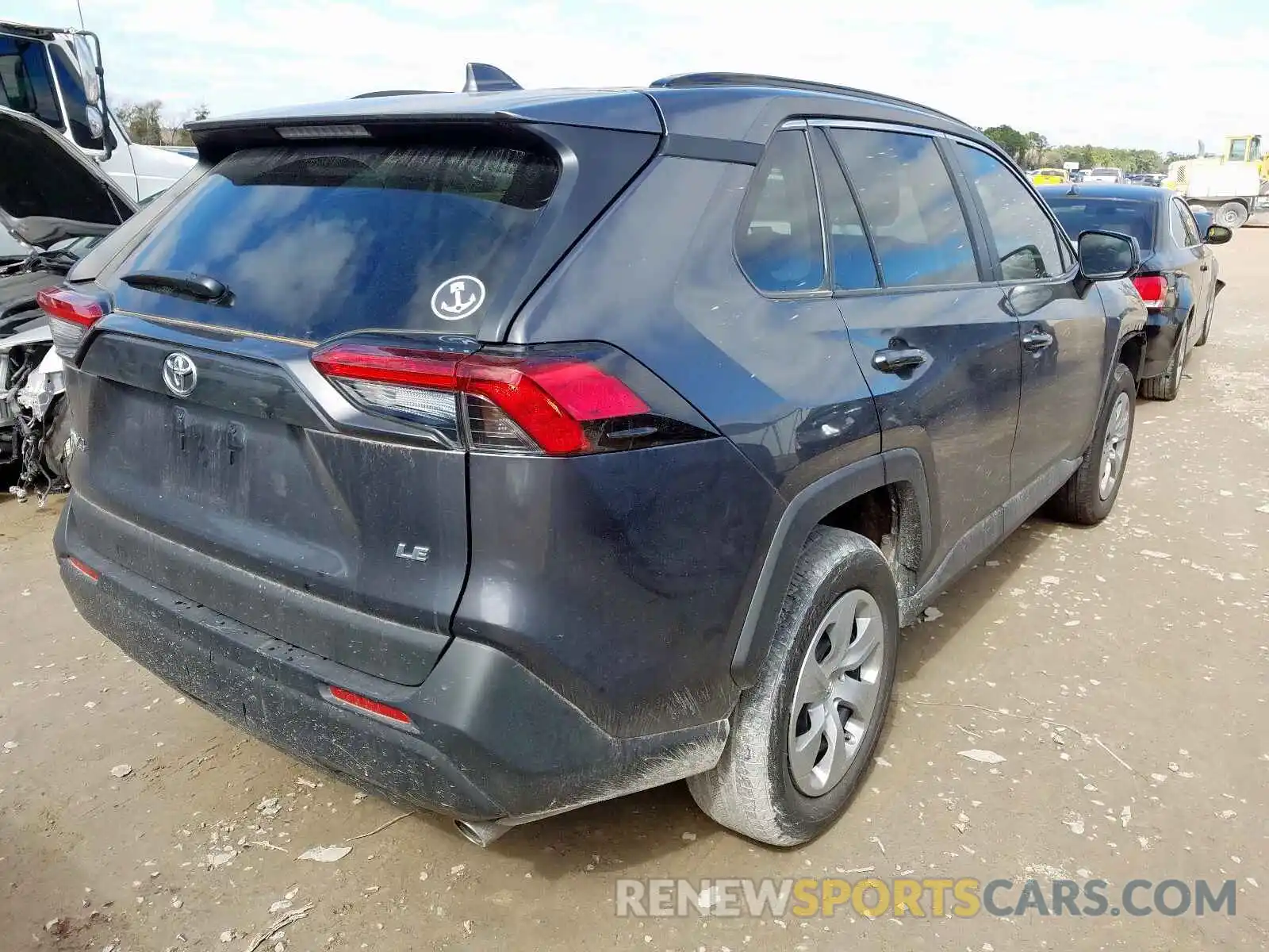 4 Photograph of a damaged car 2T3H1RFV9KW044276 TOYOTA RAV4 2019