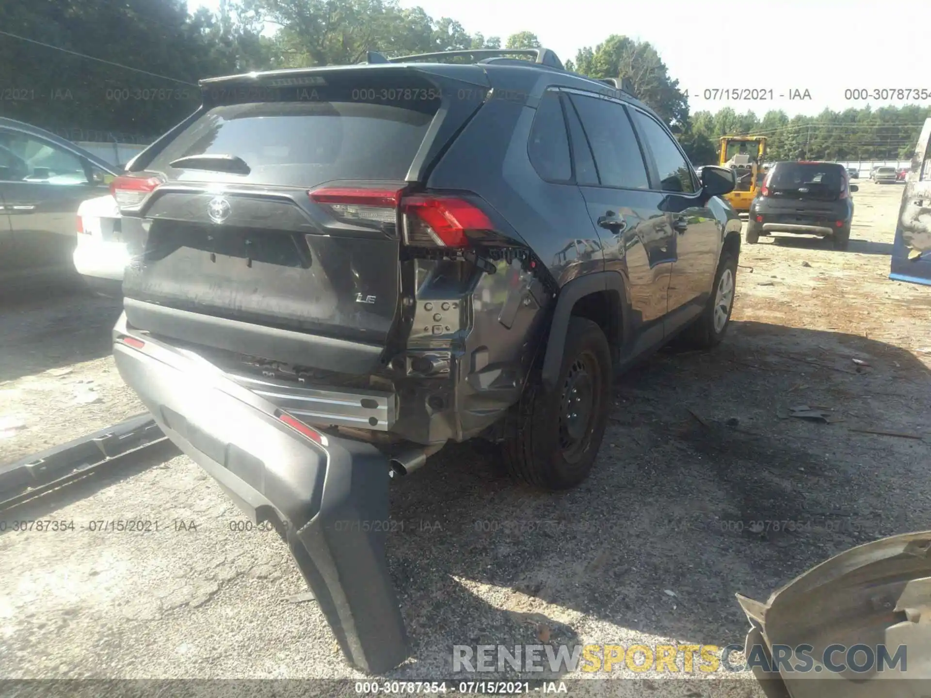 4 Photograph of a damaged car 2T3H1RFV9KW045055 TOYOTA RAV4 2019