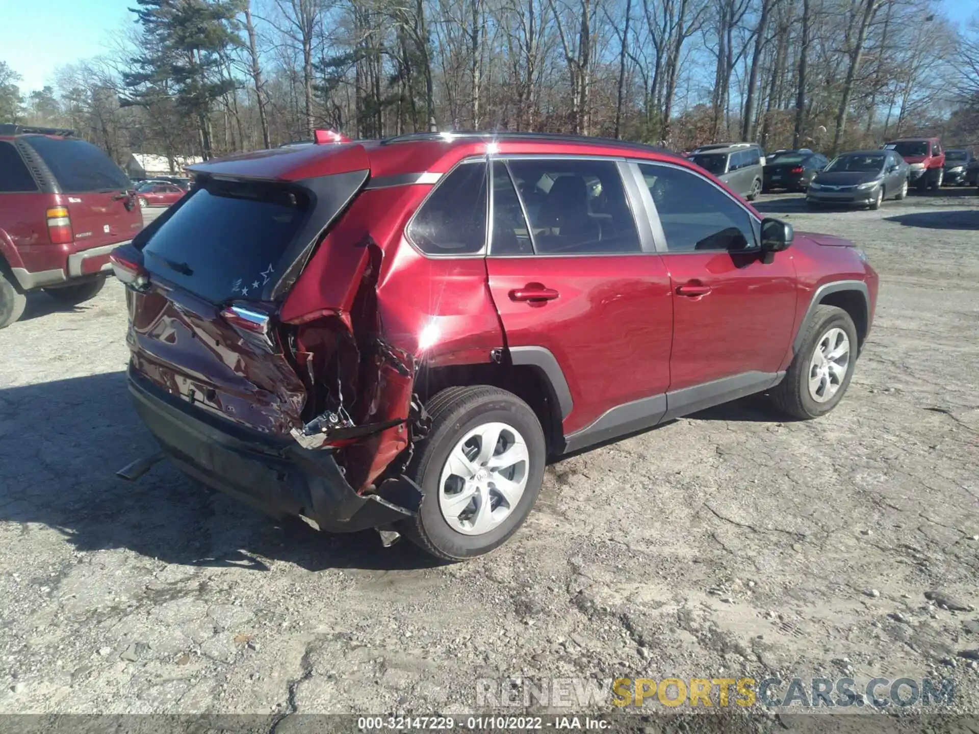 4 Photograph of a damaged car 2T3H1RFV9KW045251 TOYOTA RAV4 2019