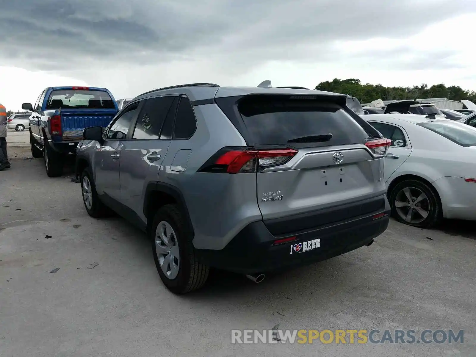 3 Photograph of a damaged car 2T3H1RFV9KW045461 TOYOTA RAV4 2019