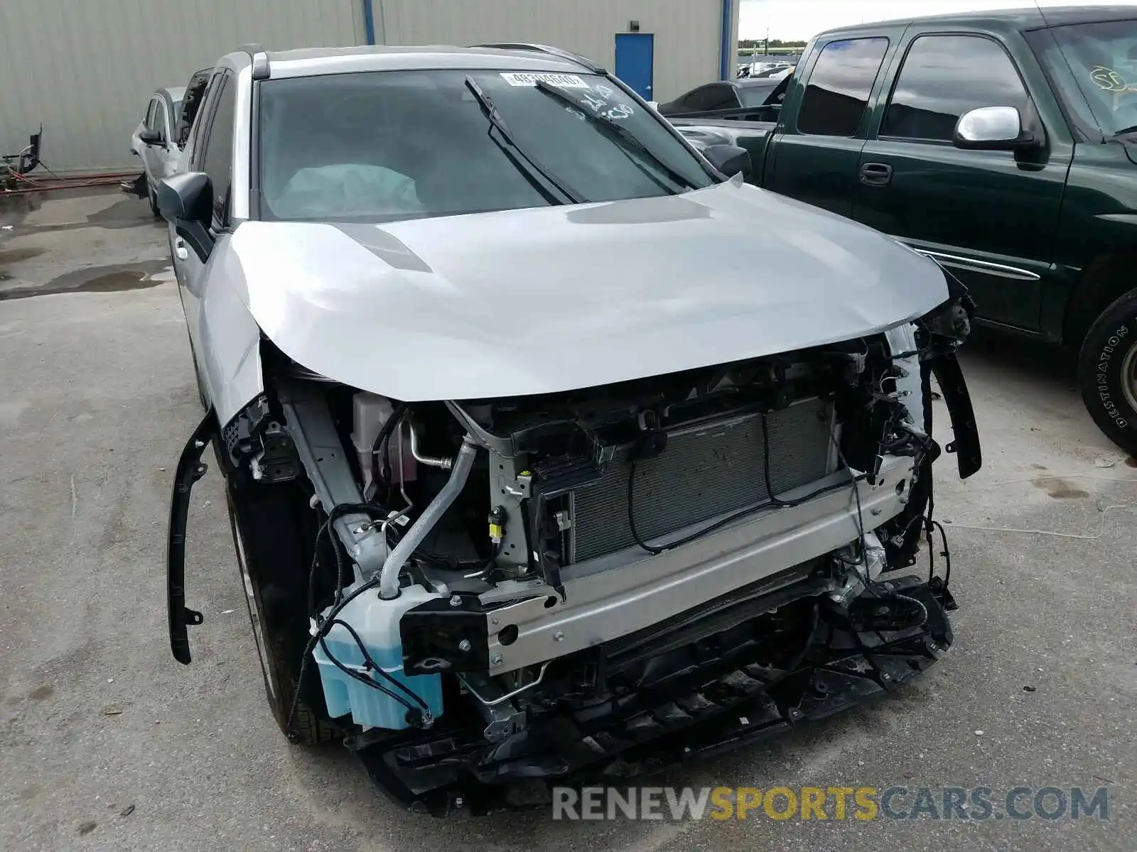 9 Photograph of a damaged car 2T3H1RFV9KW045461 TOYOTA RAV4 2019