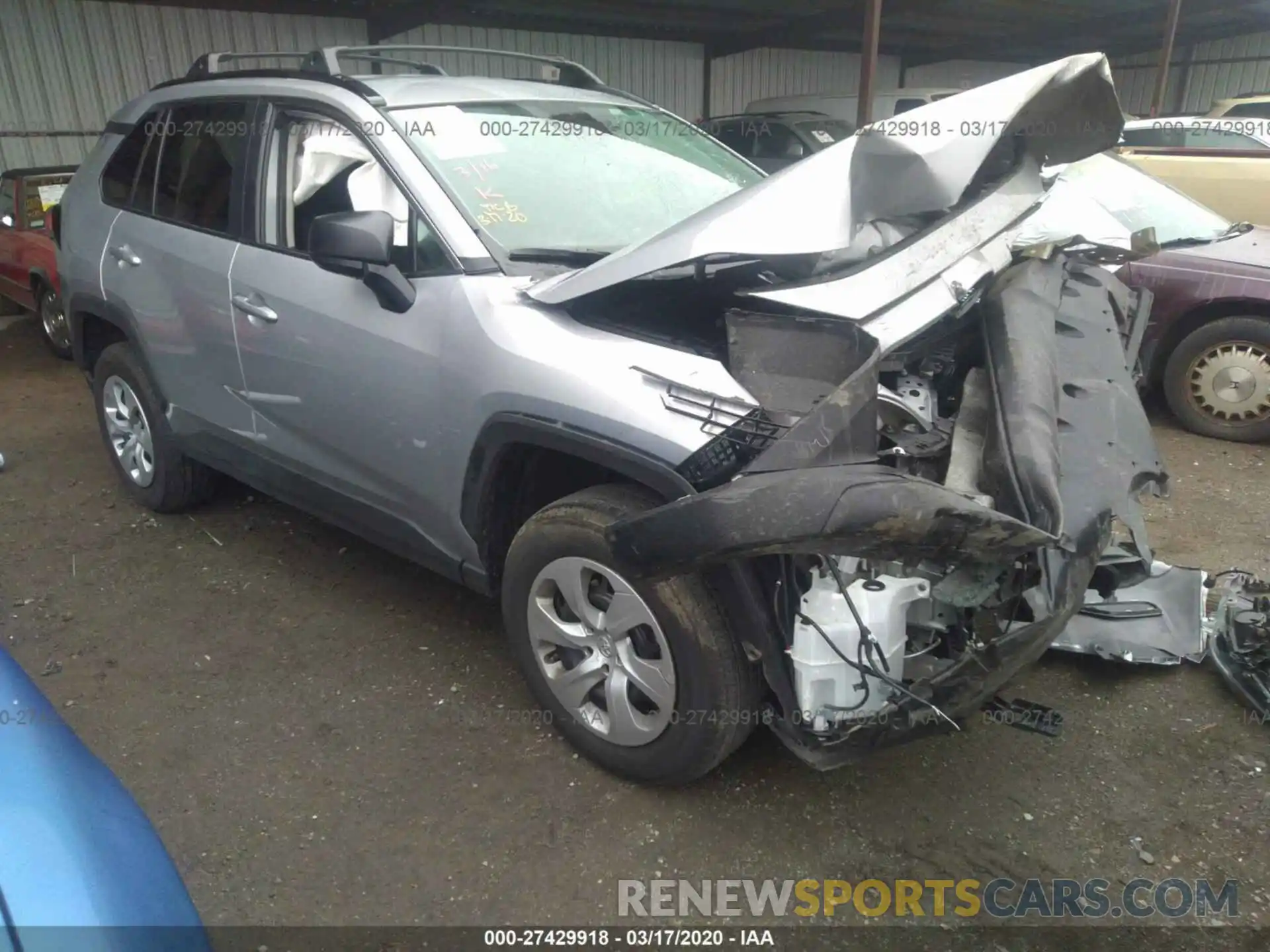 1 Photograph of a damaged car 2T3H1RFV9KW045900 TOYOTA RAV4 2019