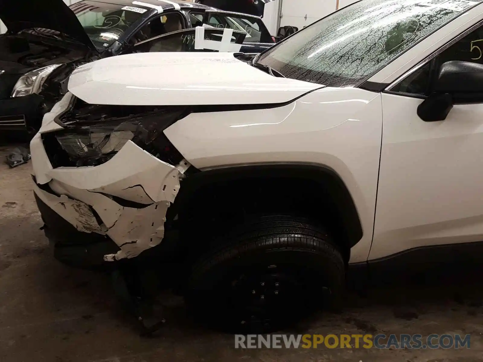 9 Photograph of a damaged car 2T3H1RFV9KW046951 TOYOTA RAV4 2019