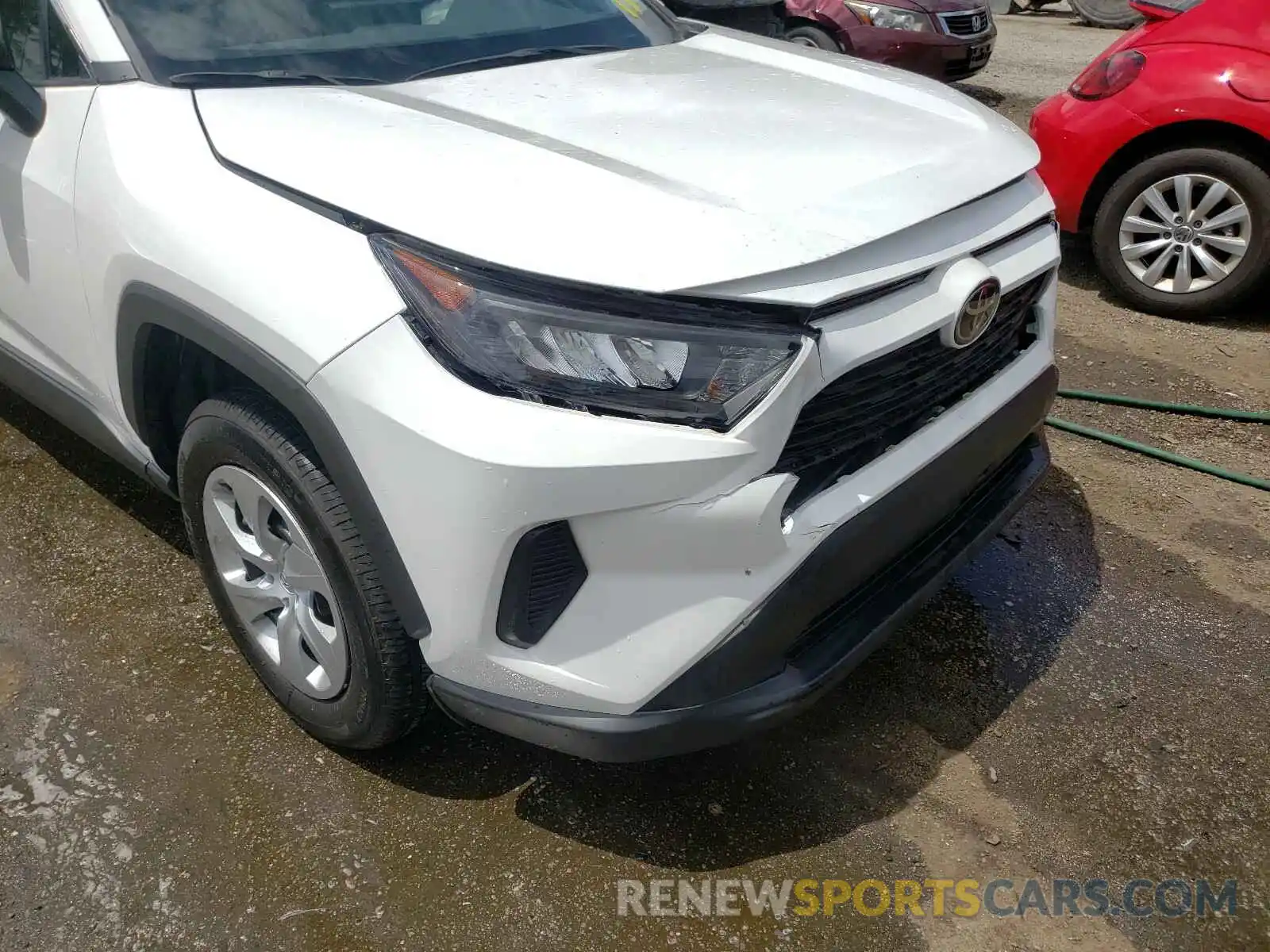 9 Photograph of a damaged car 2T3H1RFV9KW048134 TOYOTA RAV4 2019