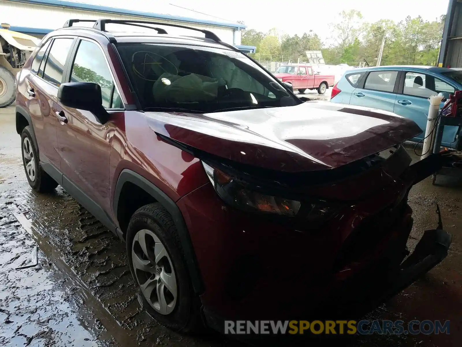 1 Photograph of a damaged car 2T3H1RFV9KW050577 TOYOTA RAV4 2019