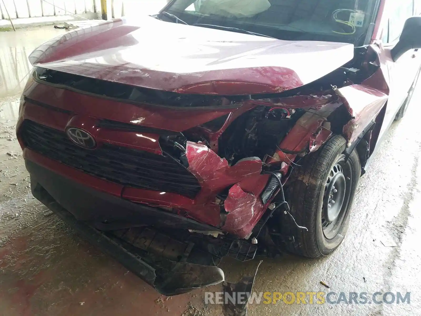 9 Photograph of a damaged car 2T3H1RFV9KW050577 TOYOTA RAV4 2019