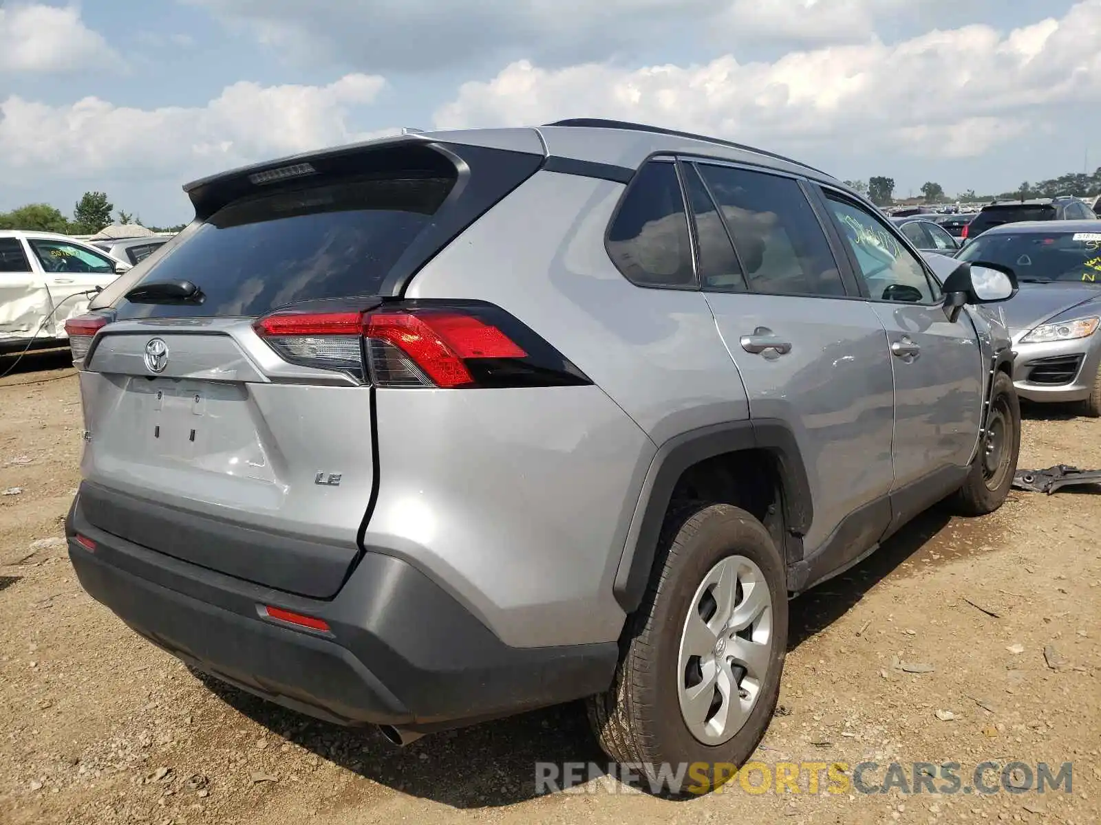 4 Photograph of a damaged car 2T3H1RFV9KW051261 TOYOTA RAV4 2019