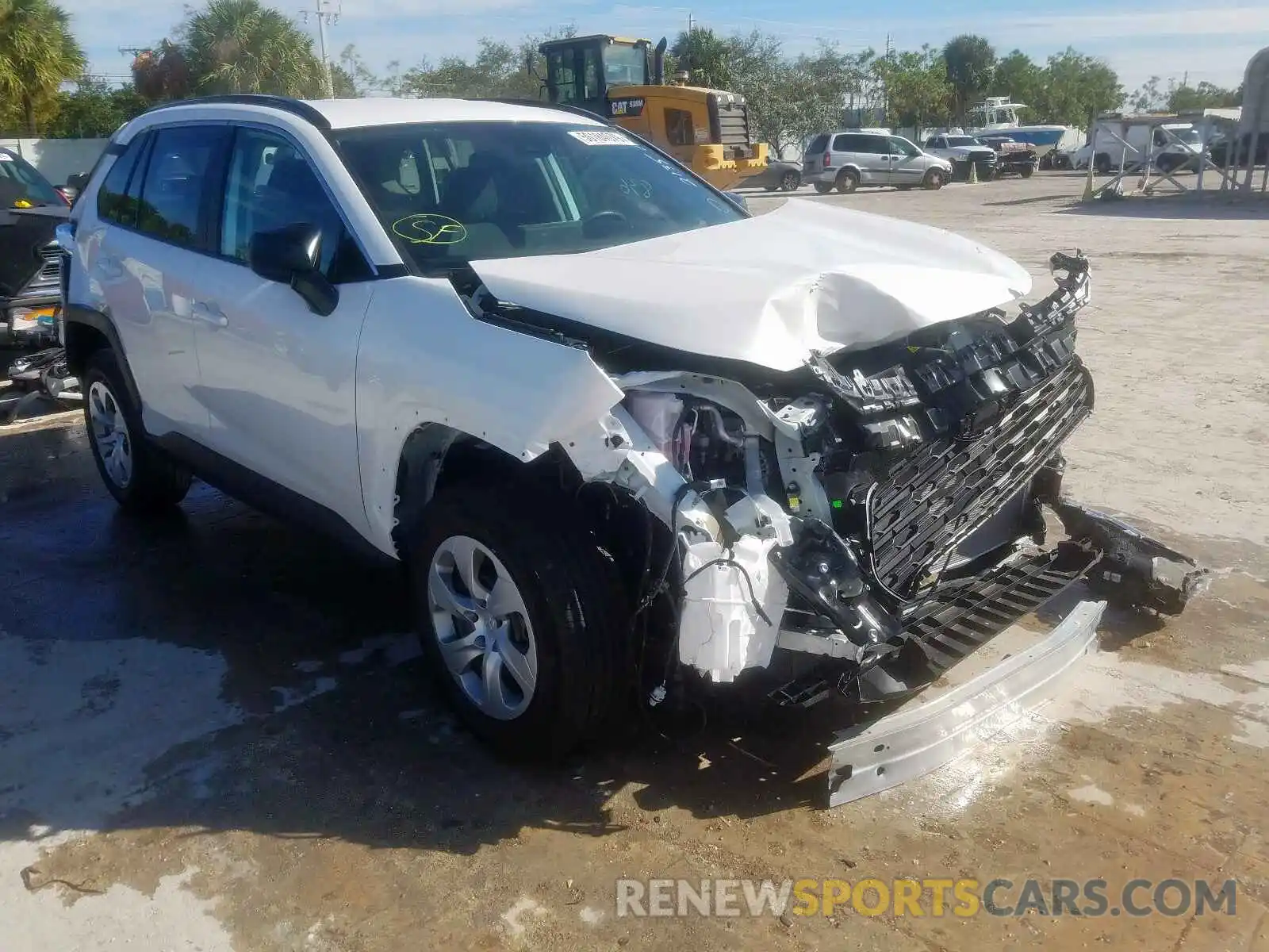 1 Photograph of a damaged car 2T3H1RFV9KW052135 TOYOTA RAV4 2019