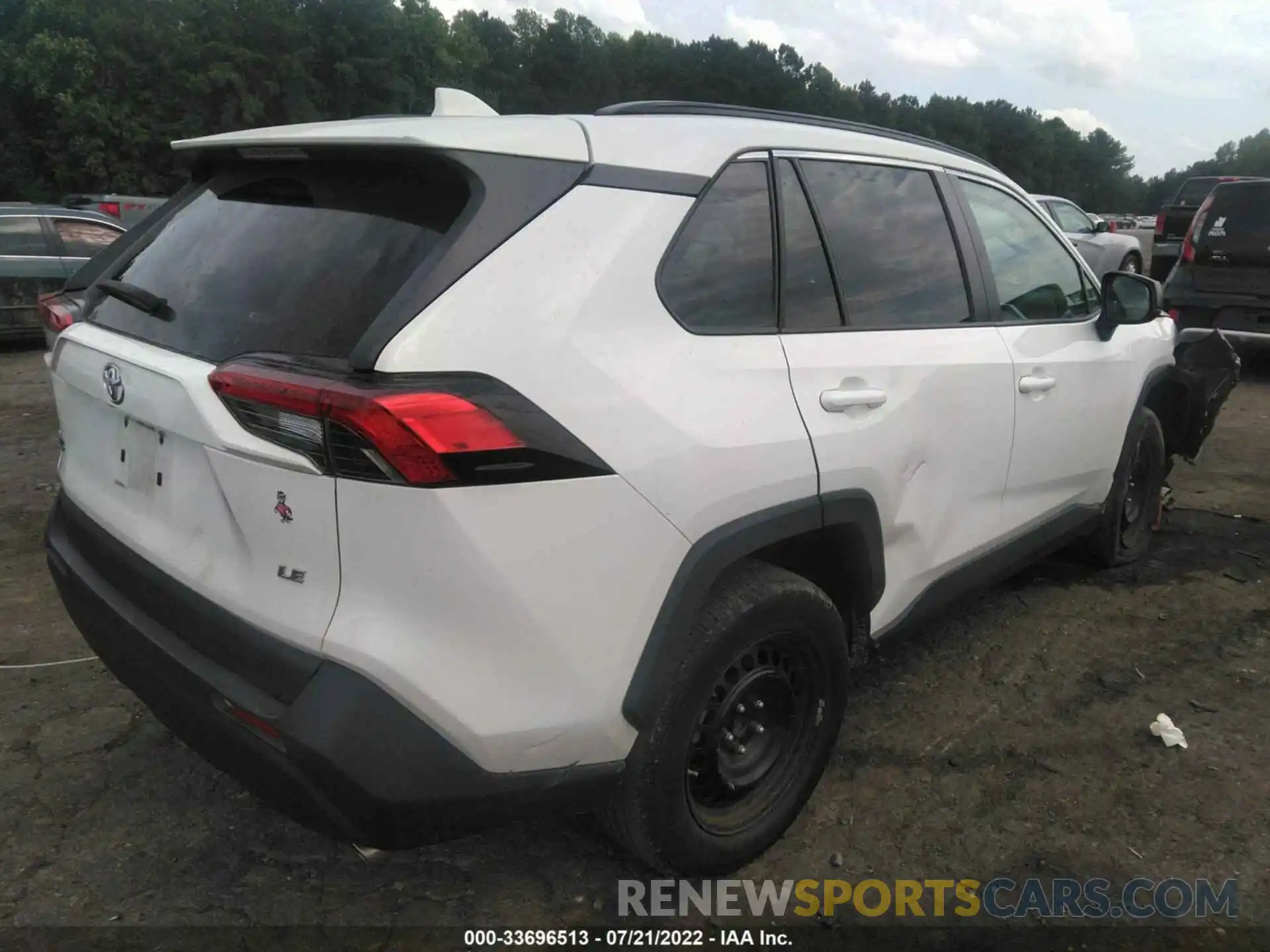 4 Photograph of a damaged car 2T3H1RFV9KW055472 TOYOTA RAV4 2019