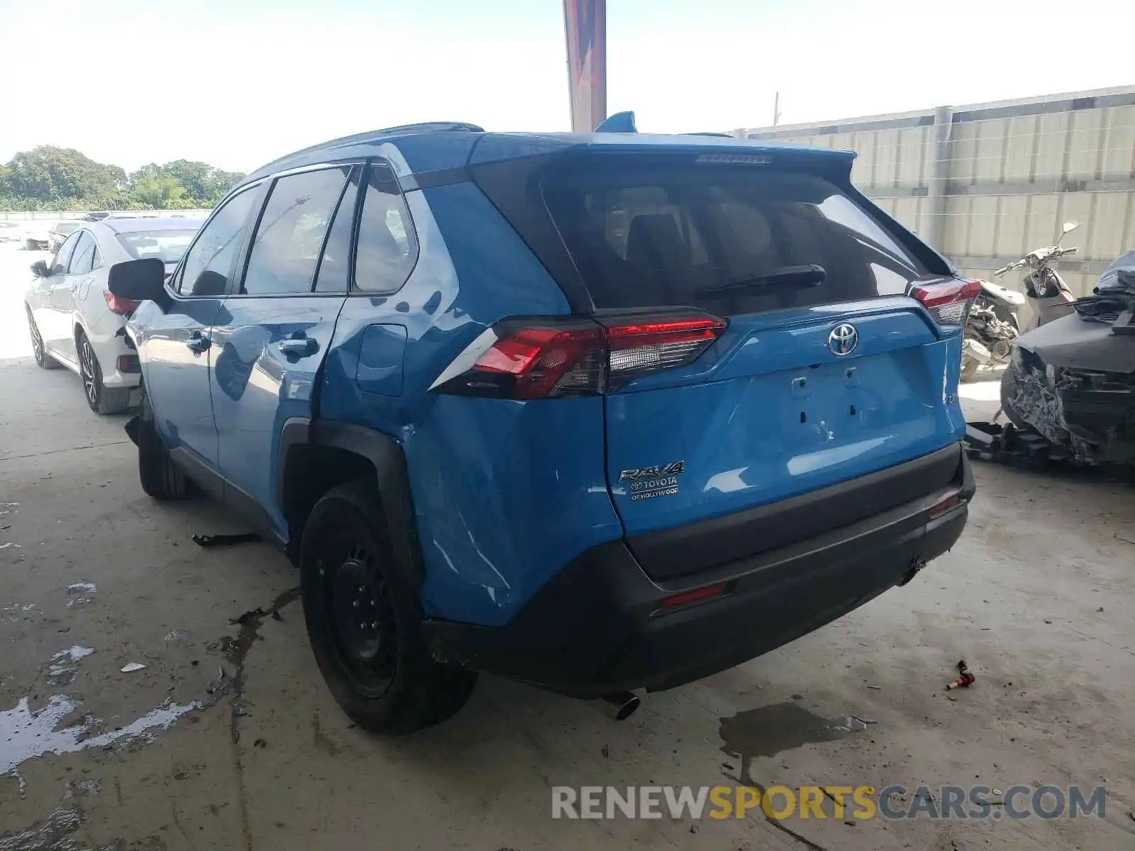 3 Фотография поврежденного автомобиля 2T3H1RFV9KW055505 TOYOTA RAV4 2019