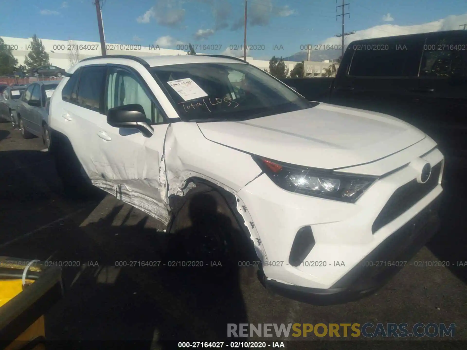 1 Photograph of a damaged car 2T3H1RFVXKC004905 TOYOTA RAV4 2019