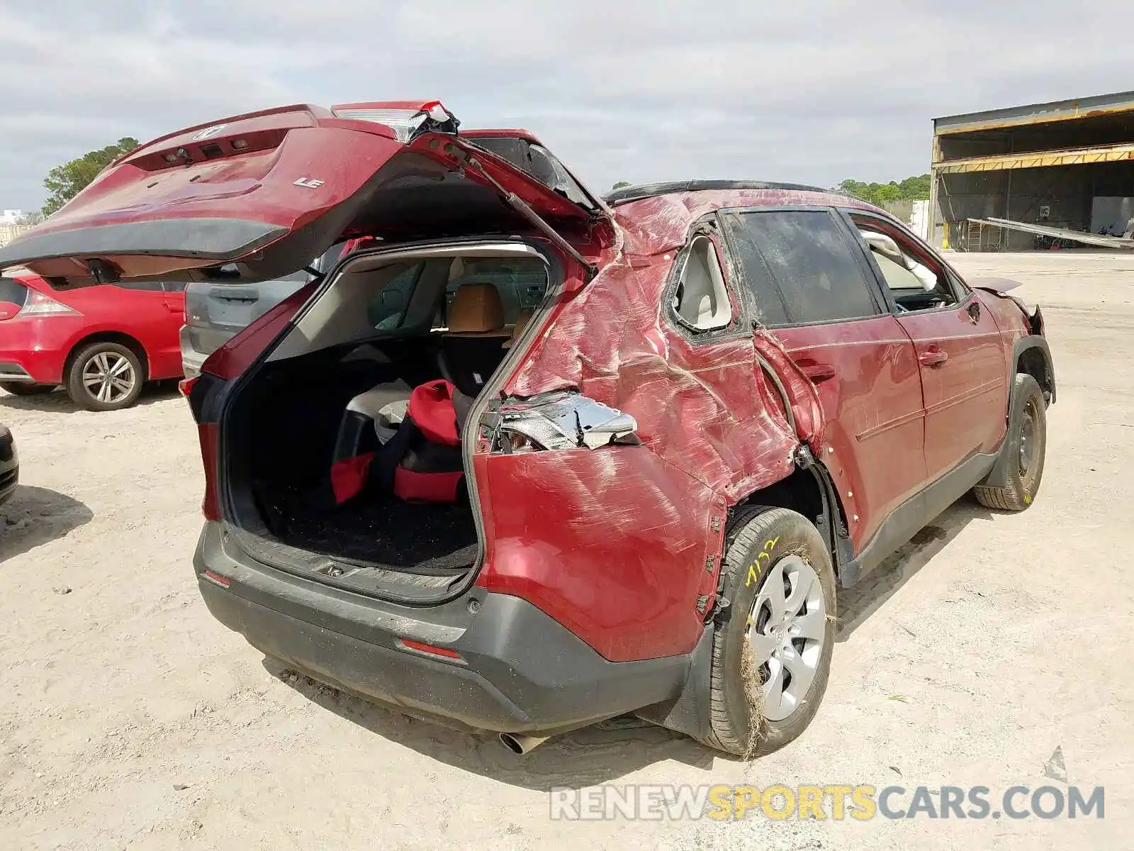 4 Photograph of a damaged car 2T3H1RFVXKC006704 TOYOTA RAV4 2019